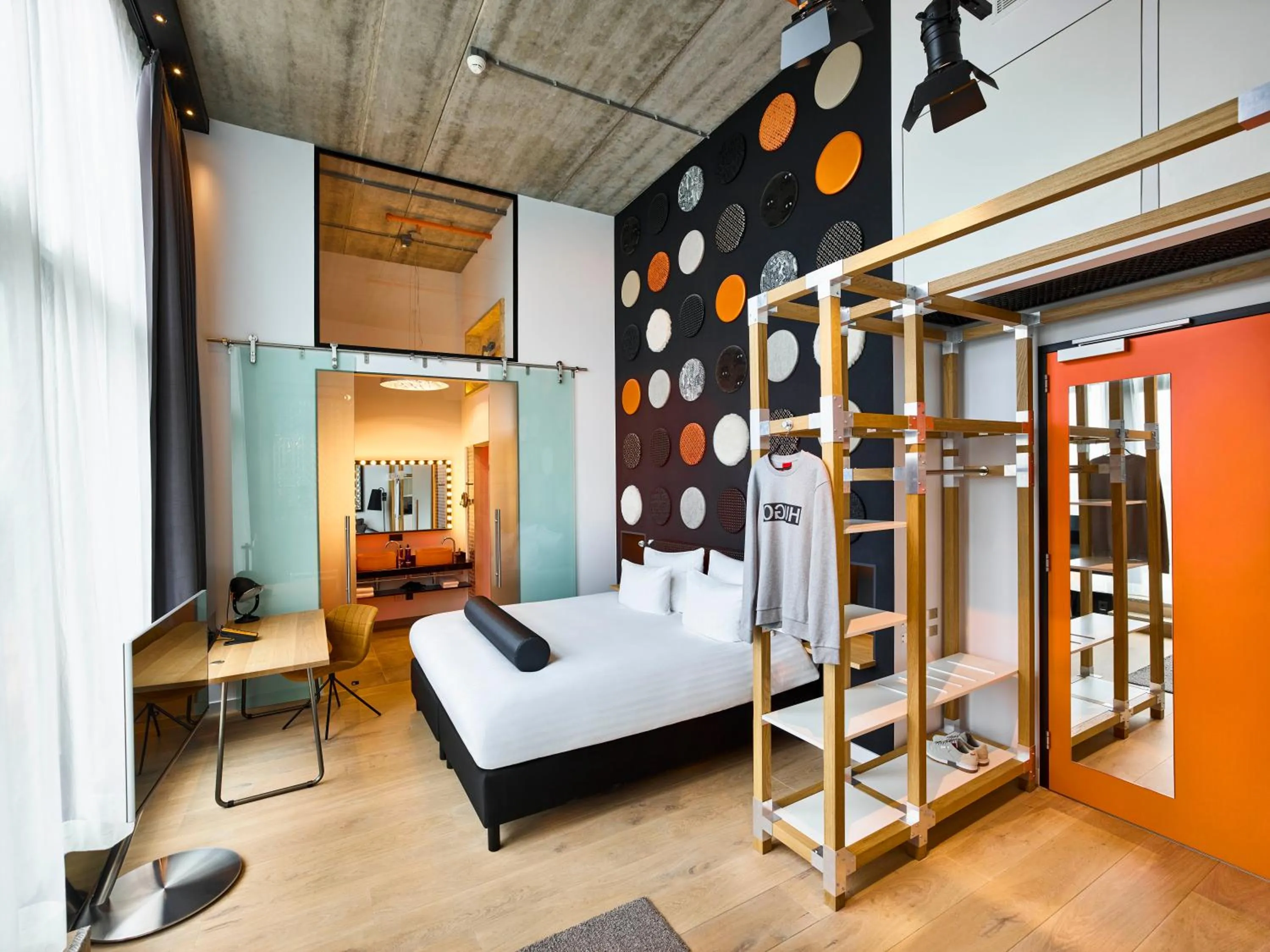 Photo of the whole room, Bed in Jaz in the City Amsterdam