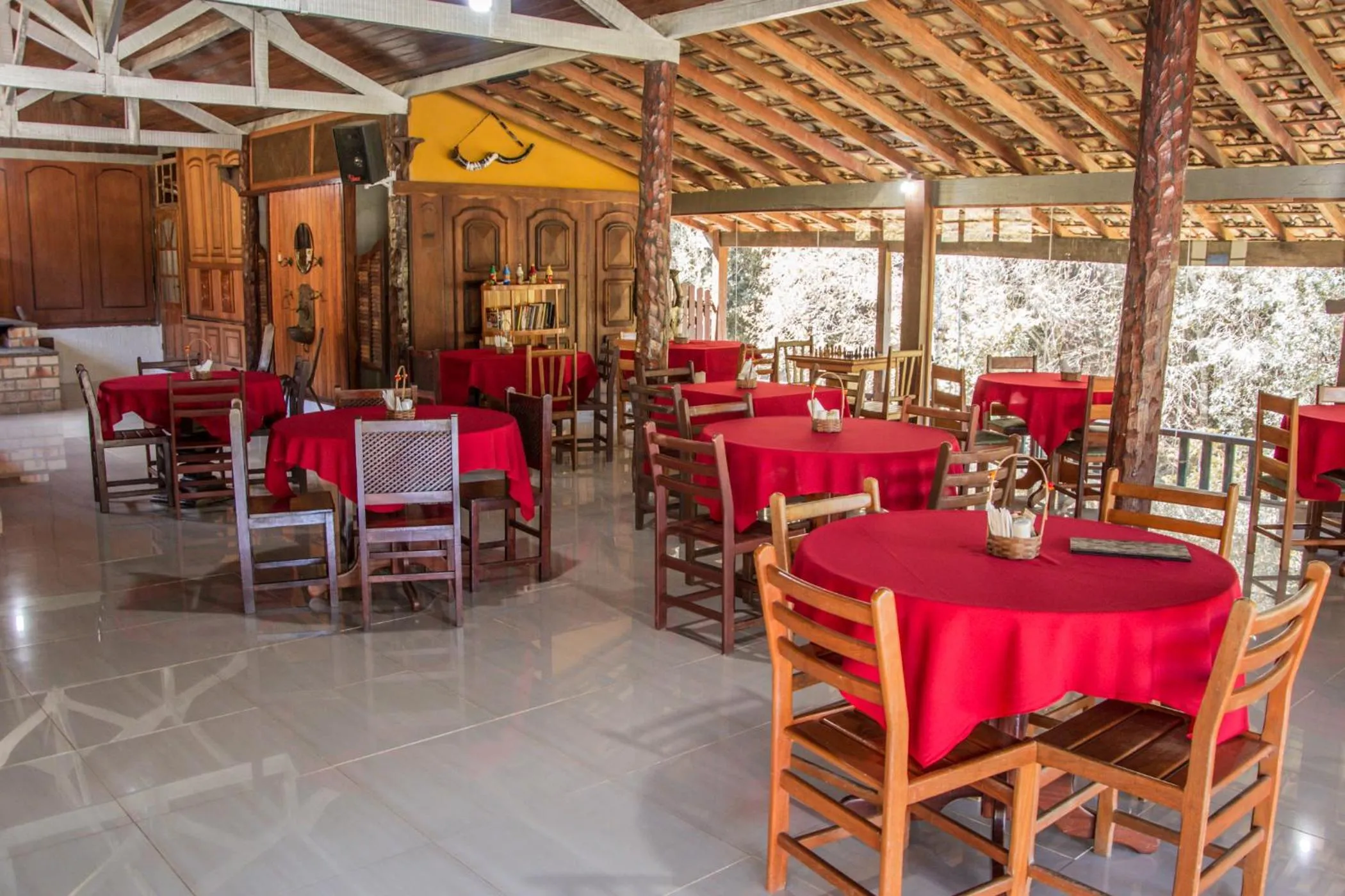 Restaurant/places to eat in Pousada Campestre São Lourenço