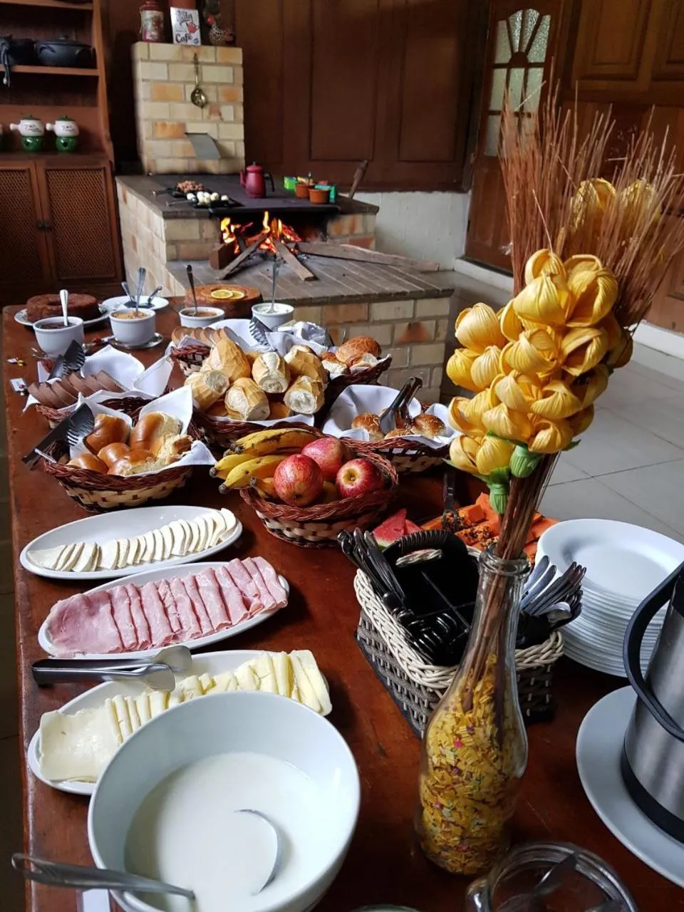 Buffet breakfast in Pousada Campestre São Lourenço