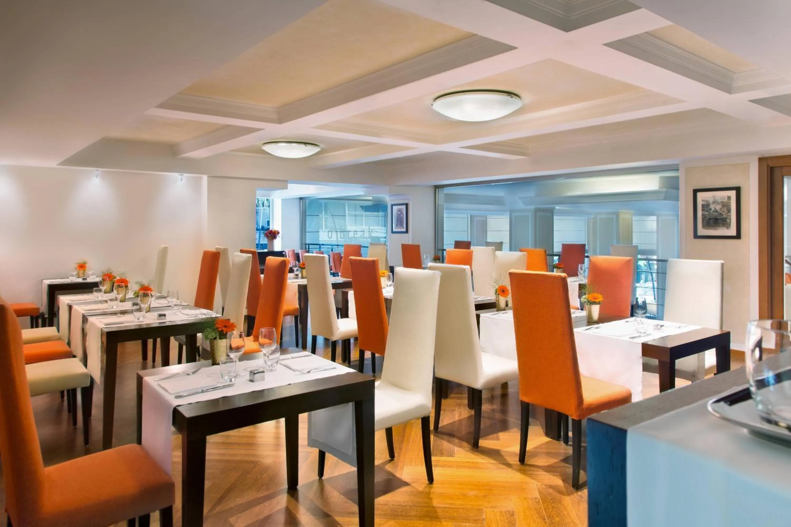 Restaurant/places to eat in Renaissance Naples Hotel Mediterraneo