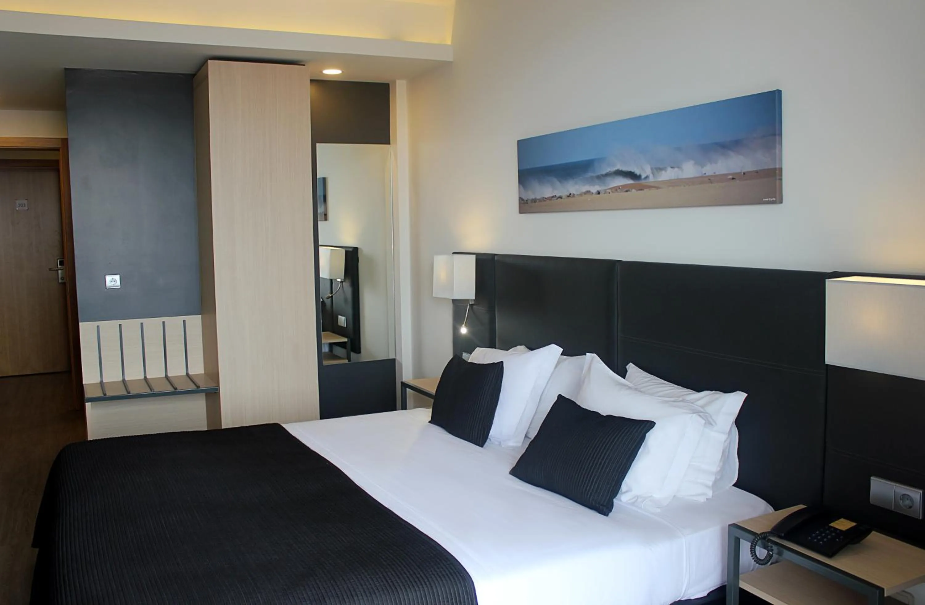 Bedroom, Bed in Hotel M