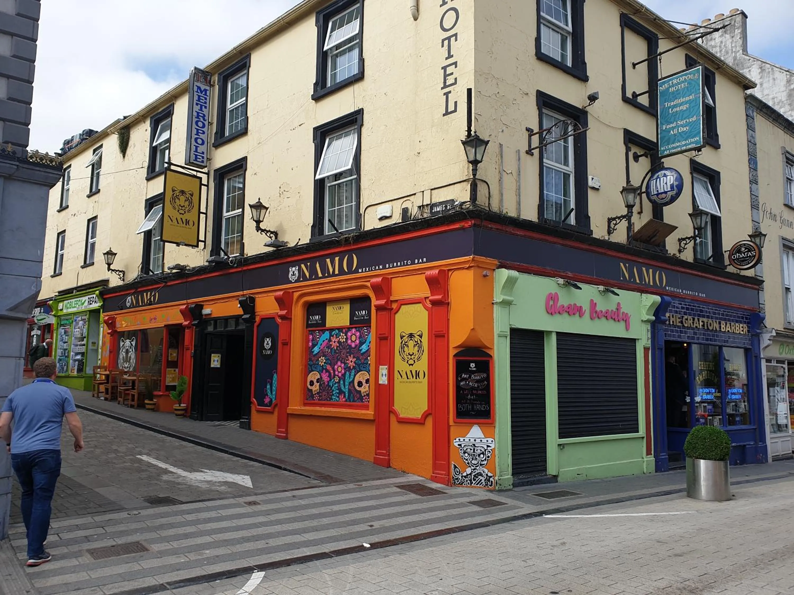 Property building in The Metropole