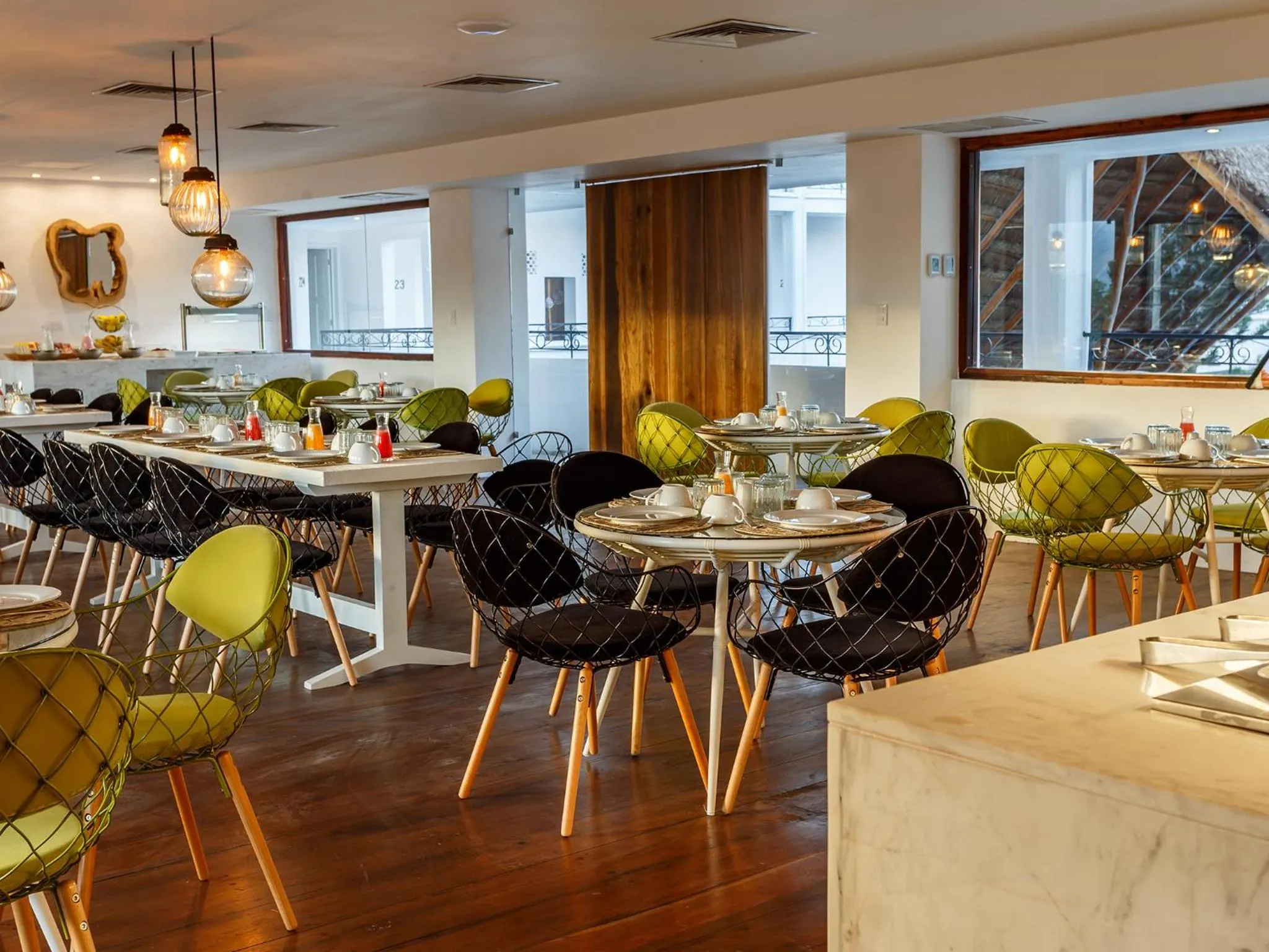 Restaurant/places to eat in HM Playa del Carmen