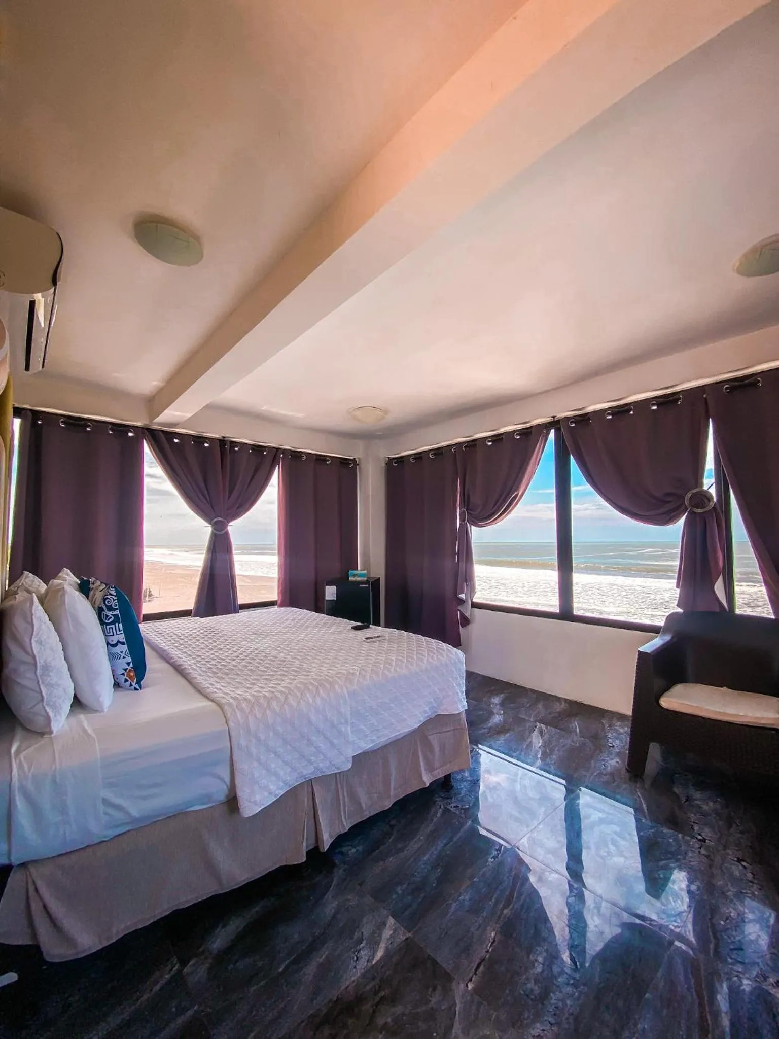 Deluxe Double Room with Sea View in Hotel Maya Jade