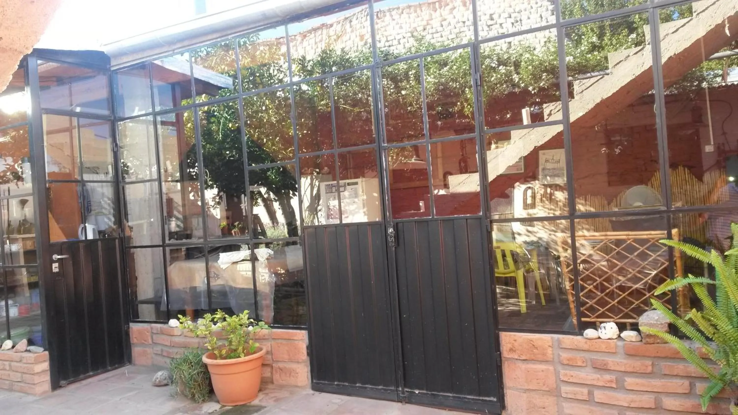 Communal kitchen in Hostería El Zaguan