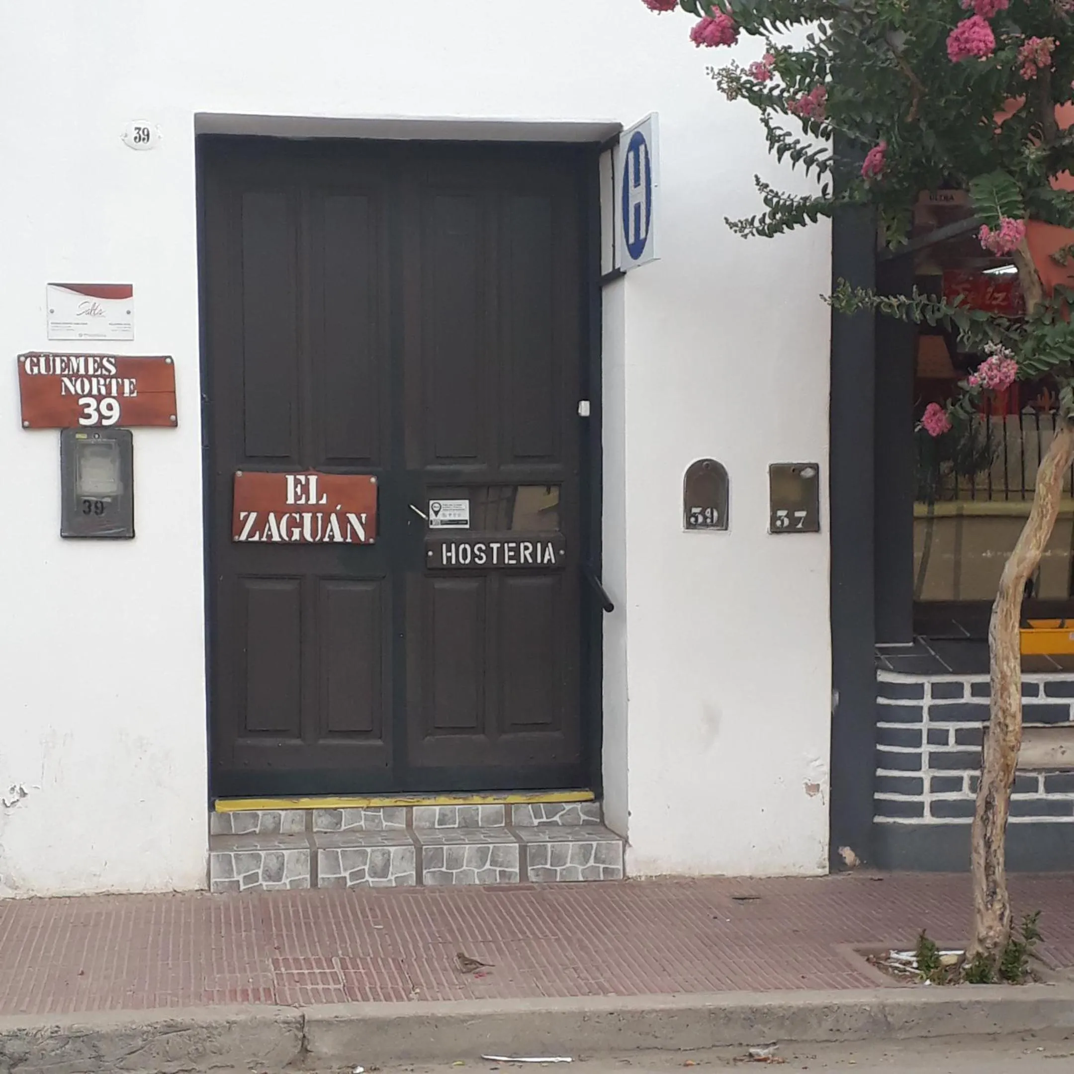 Property logo or sign in Hostería El Zaguan