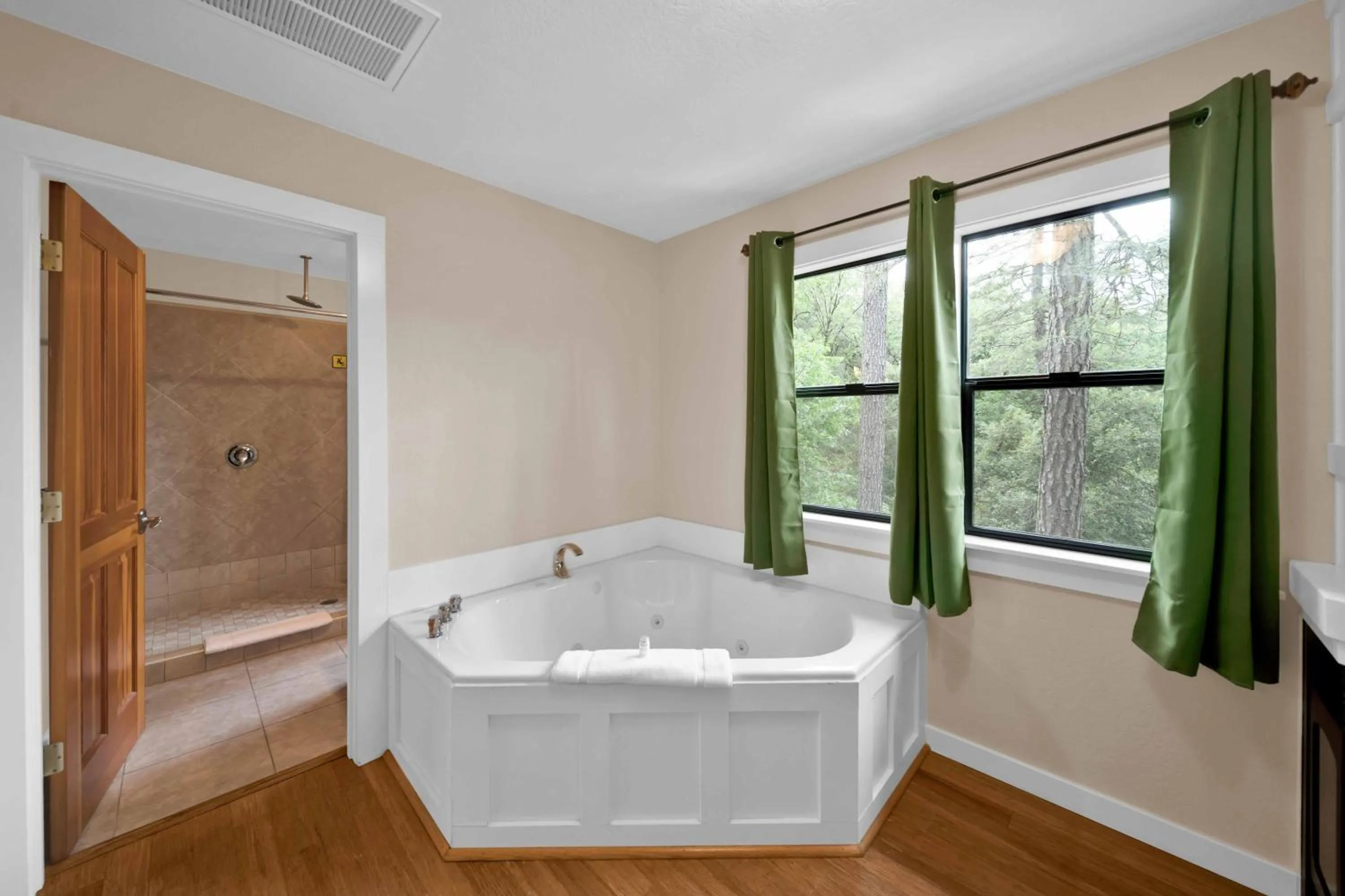 The Inn at Shasta Lake