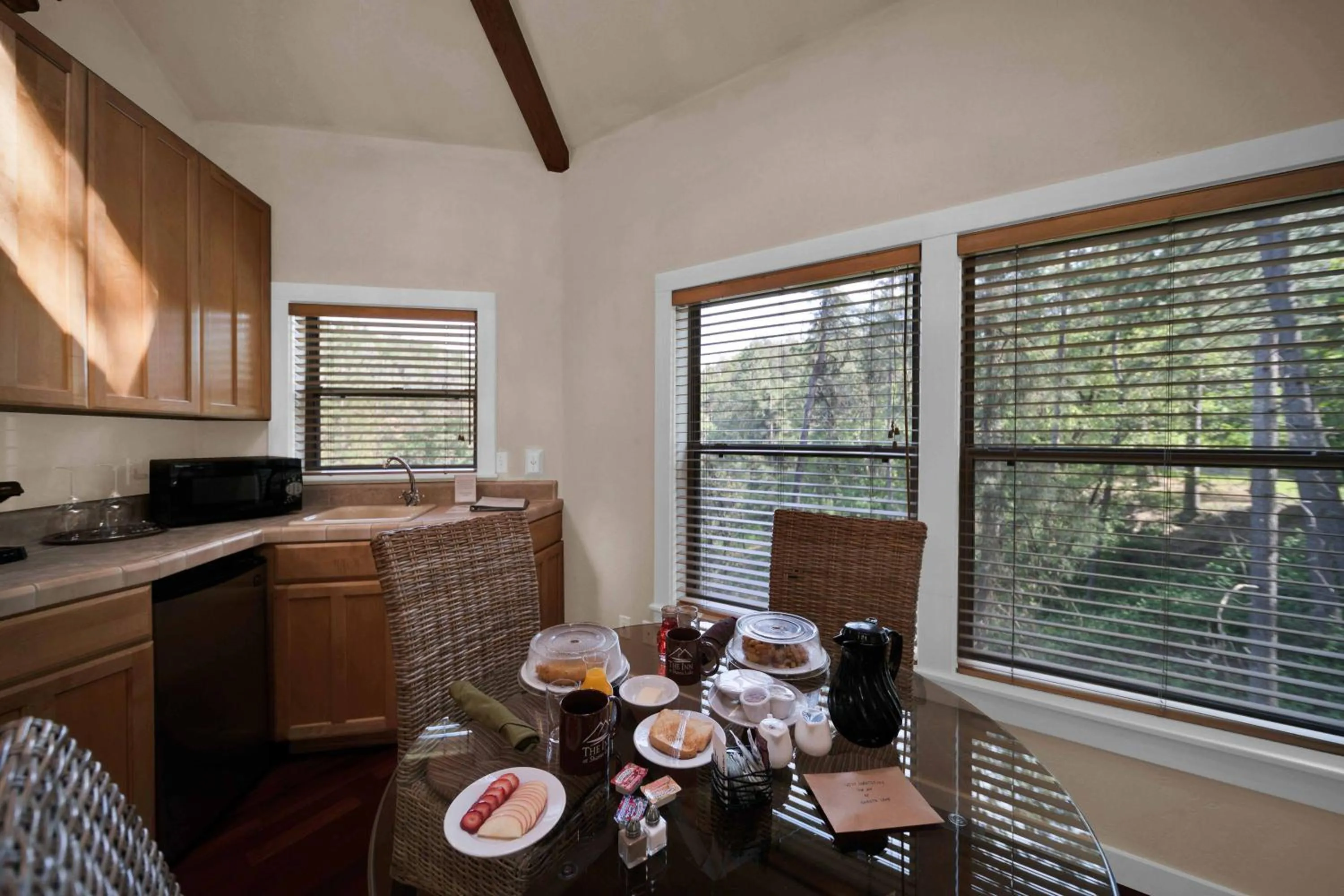 The Inn at Shasta Lake