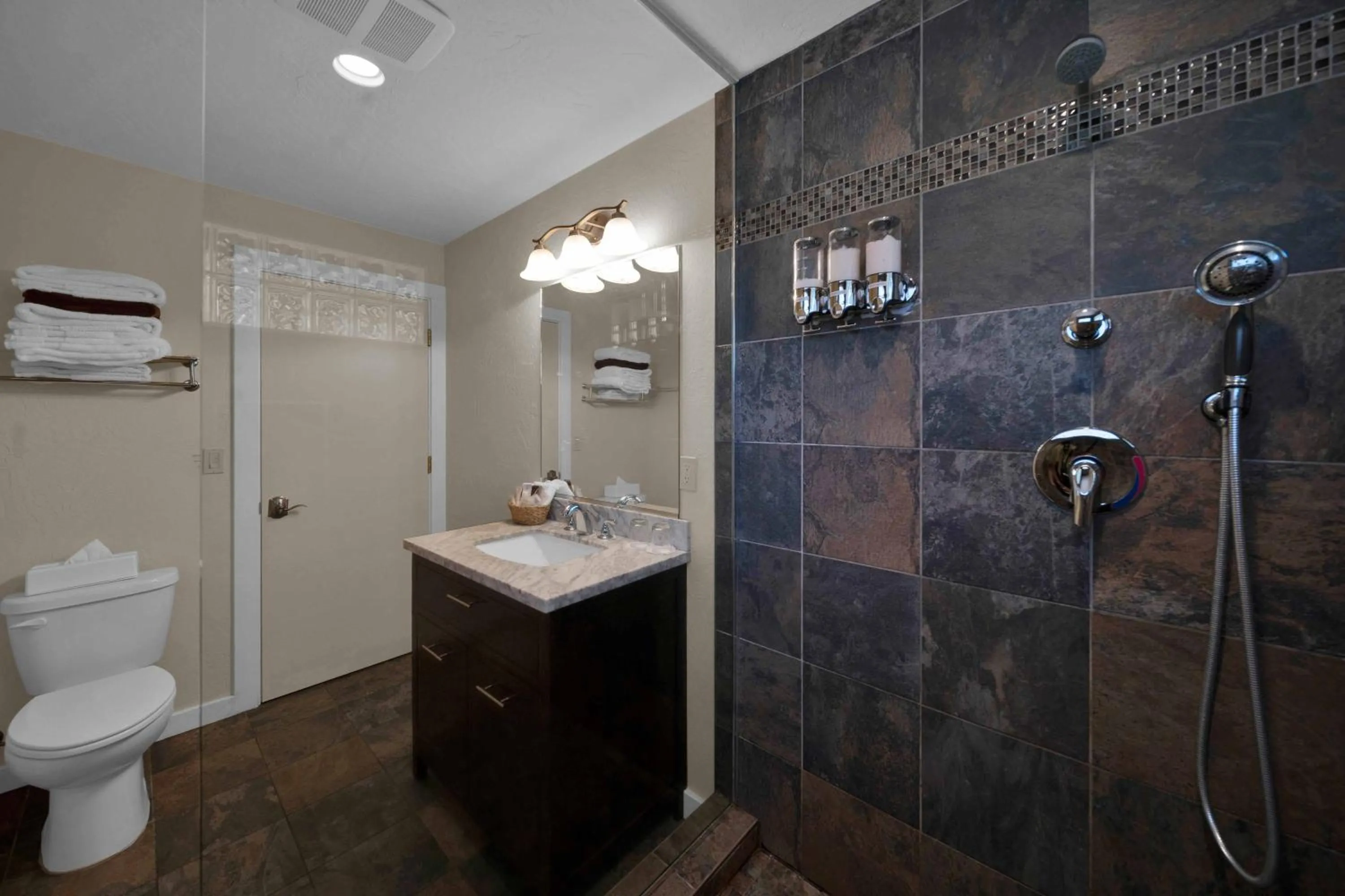 The Inn at Shasta Lake