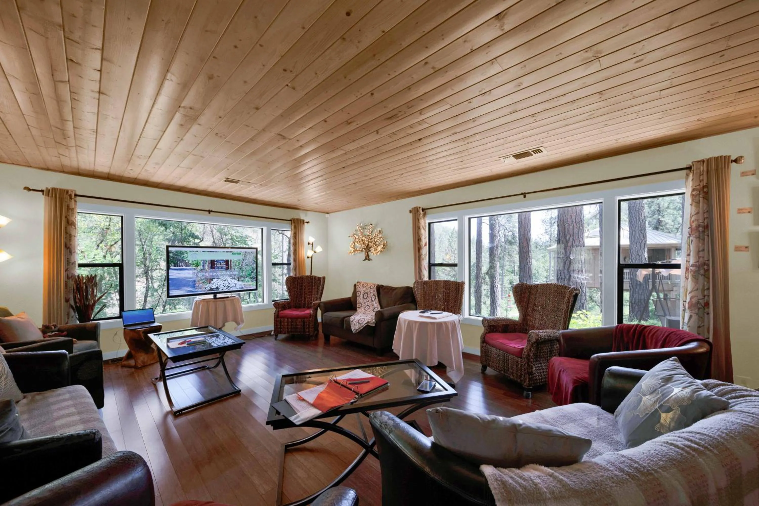 The Inn at Shasta Lake