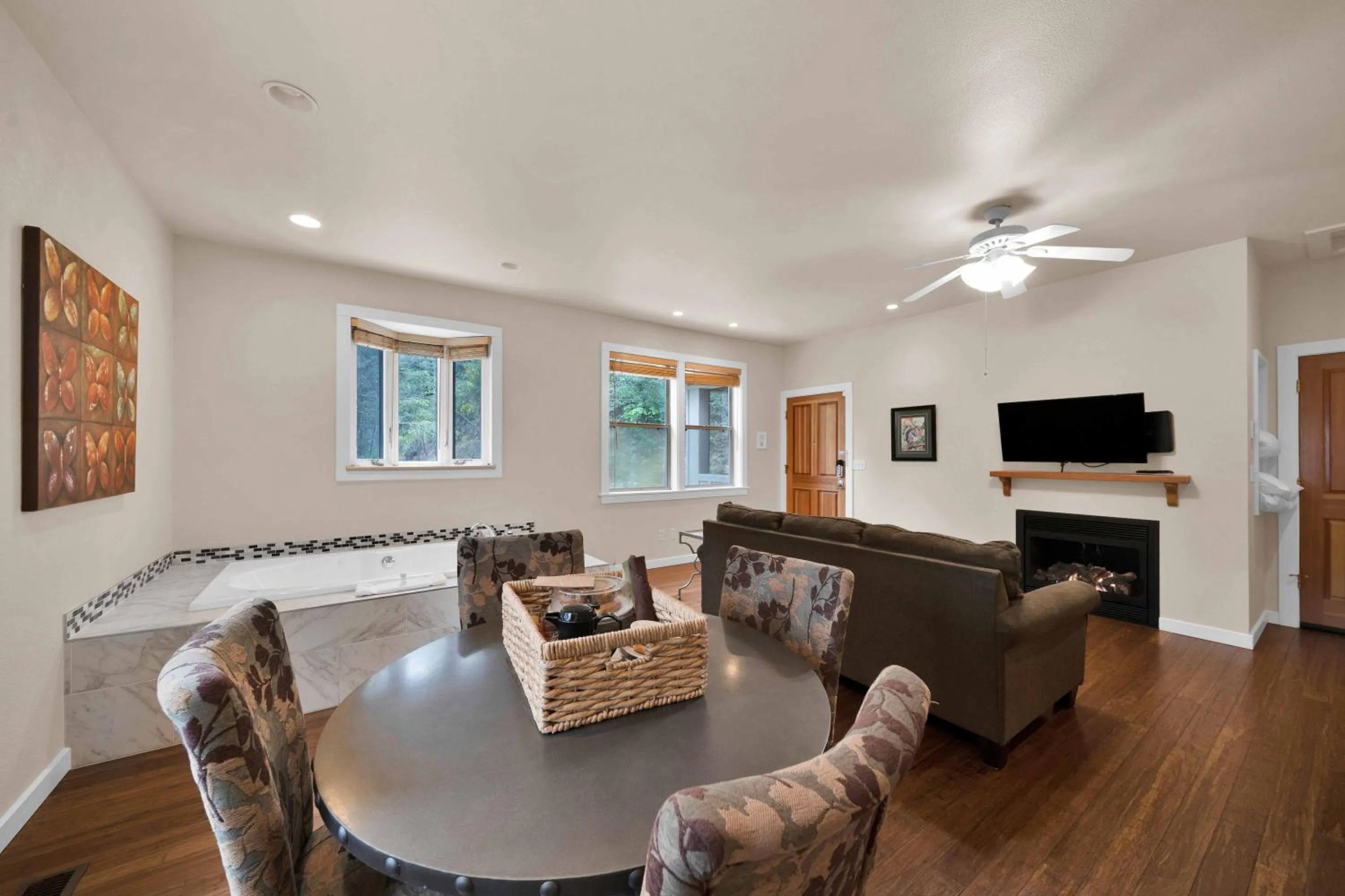 The Inn at Shasta Lake