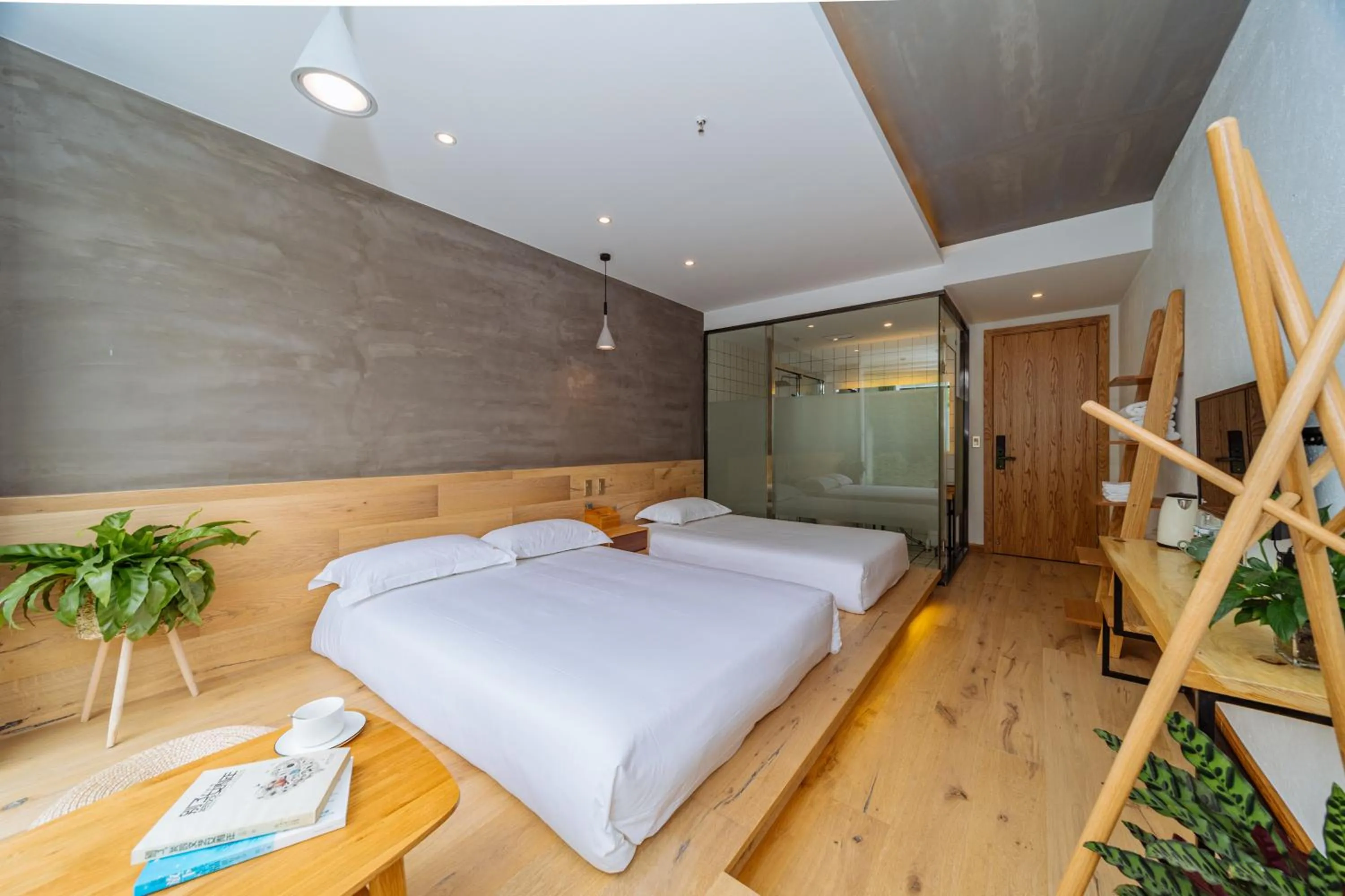 Photo of the whole room, Bed in Moganshan Pinhouwu Hotel
