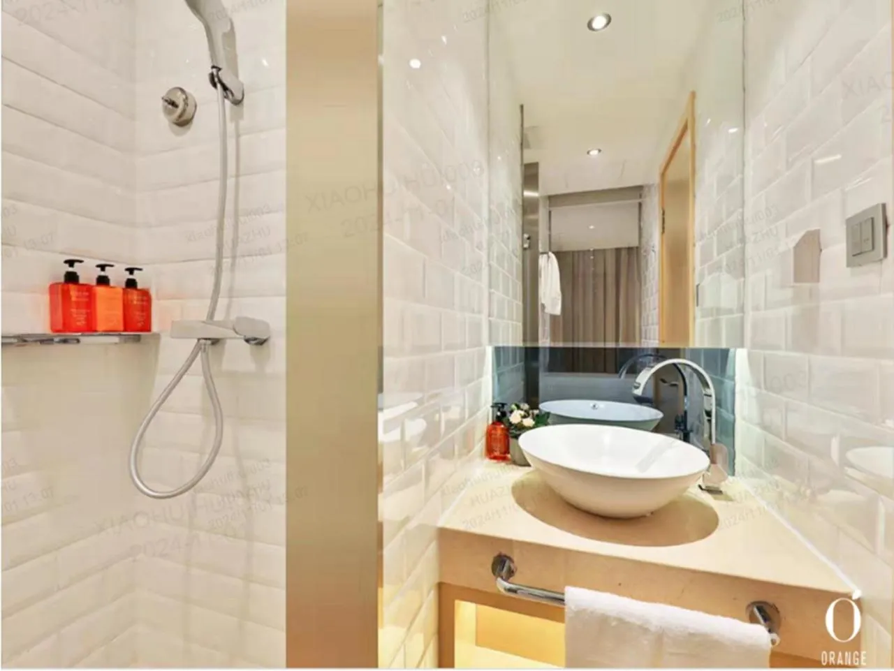 Shower in Orange Hotel Beijing Qianmen Street