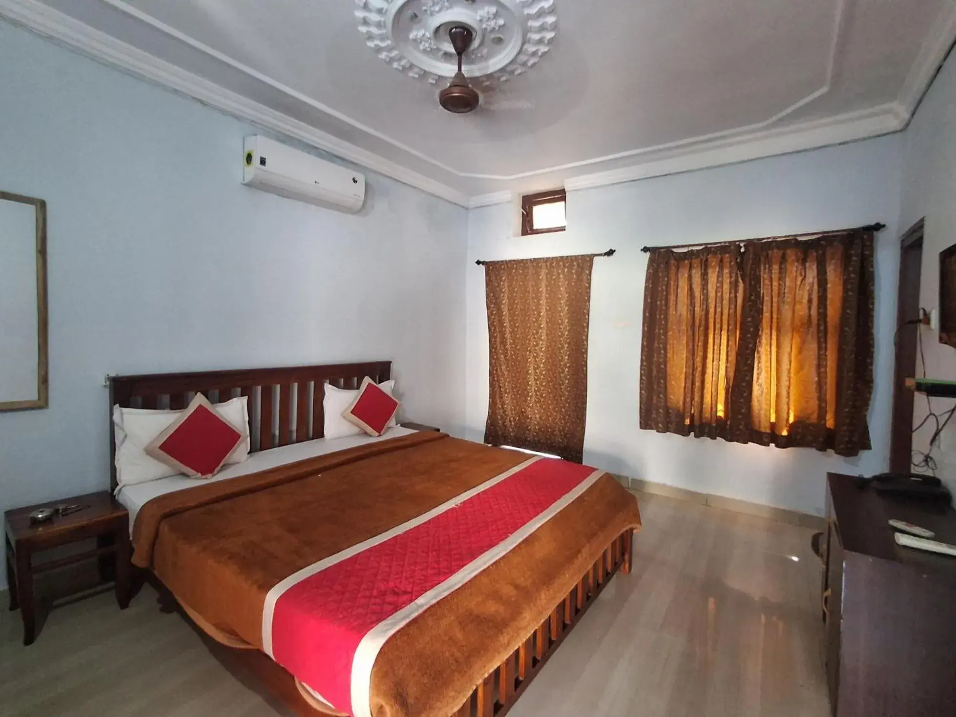 Deluxe Double Room - single occupancy in Hotel Om Pushkar Deluxe Double Room - single occupancy in Hotel Om Pushkar