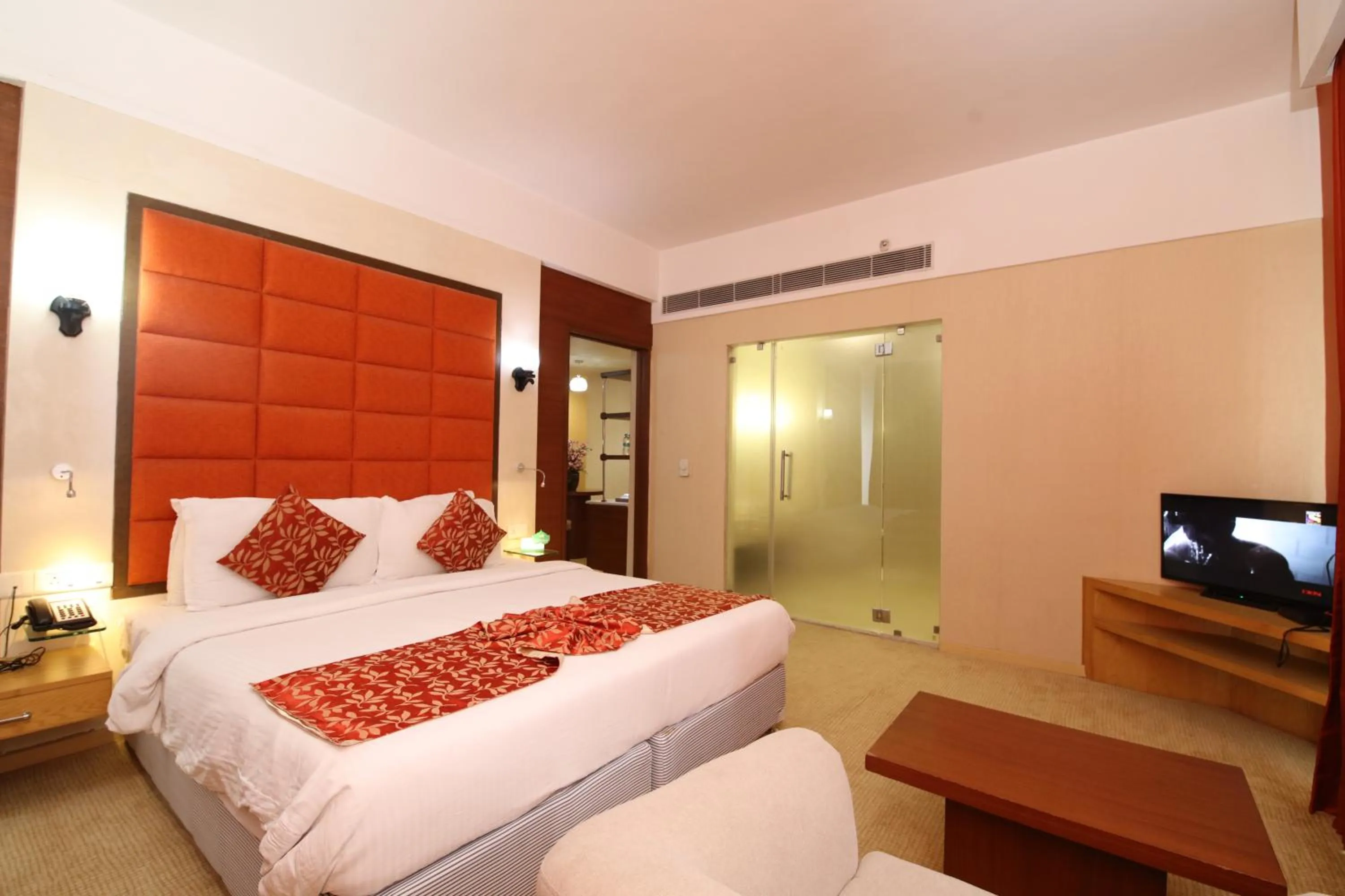 Bed in Maha Bodhi Hotel.Resort.Convention Centre