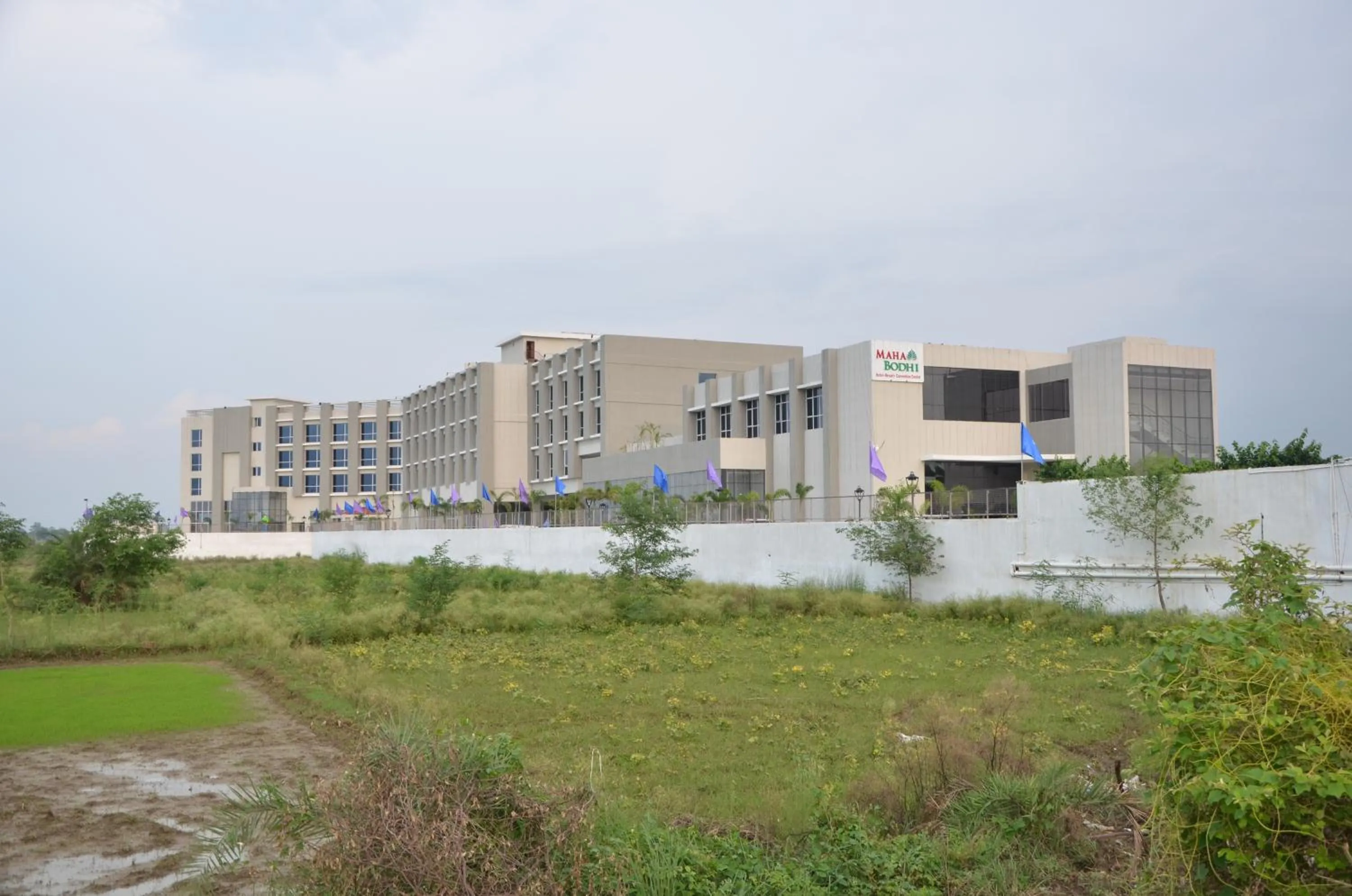 Property building in Maha Bodhi Hotel.Resort.Convention Centre