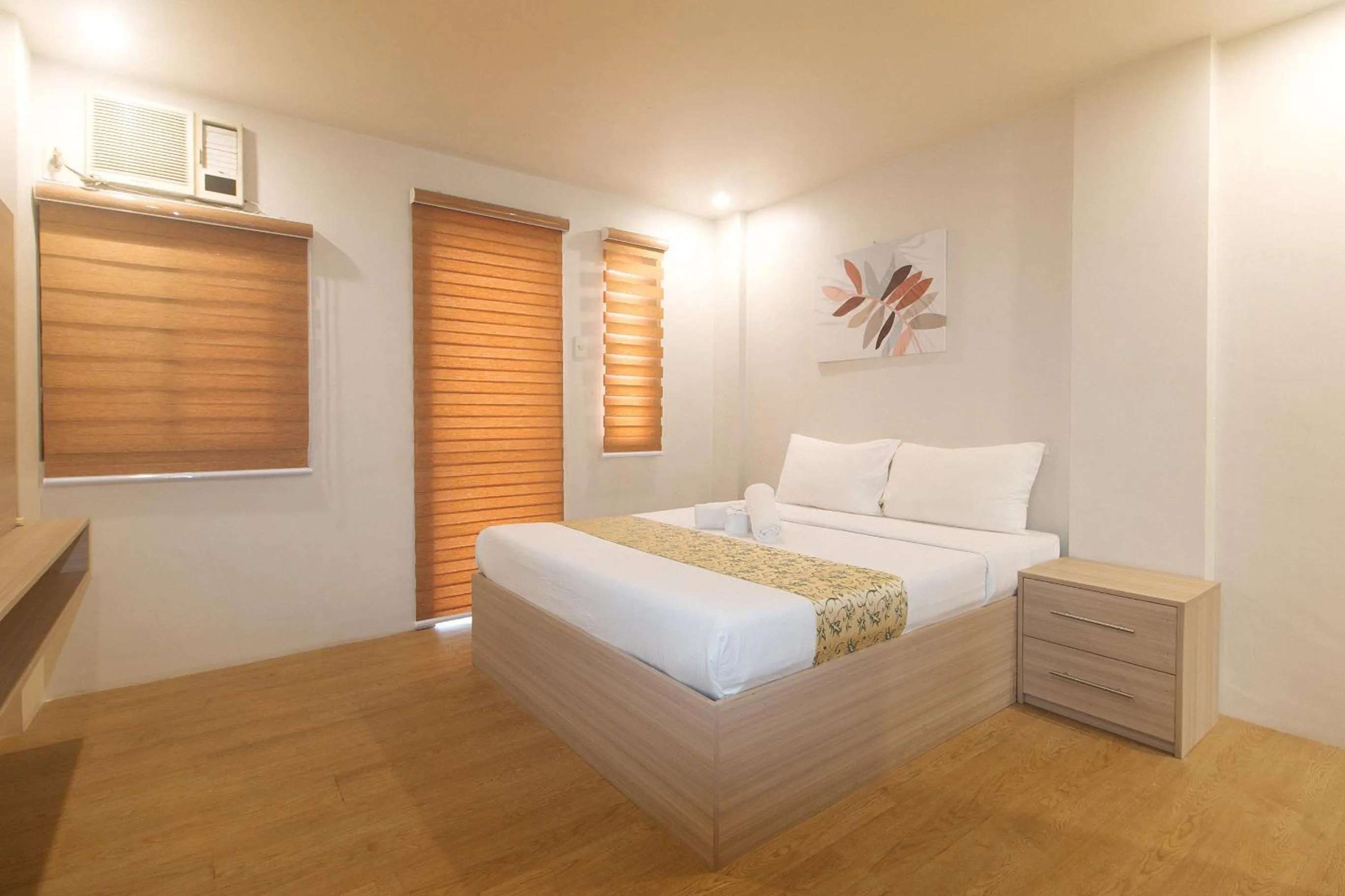 Photo of the whole room, Bed in Elyseah Condotel by RedDoorz