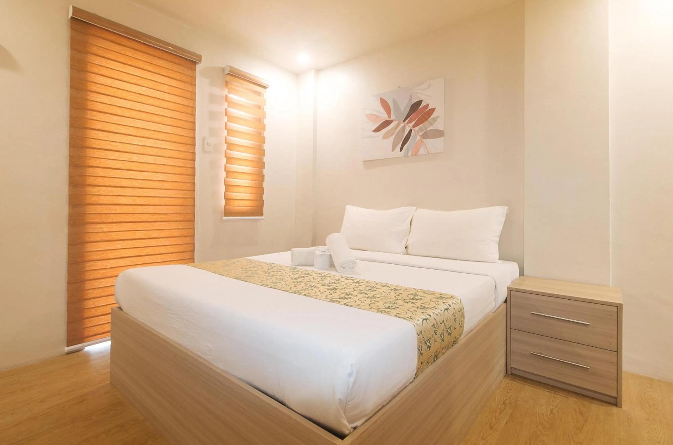 Photo of the whole room, Bed in Elyseah Condotel by RedDoorz