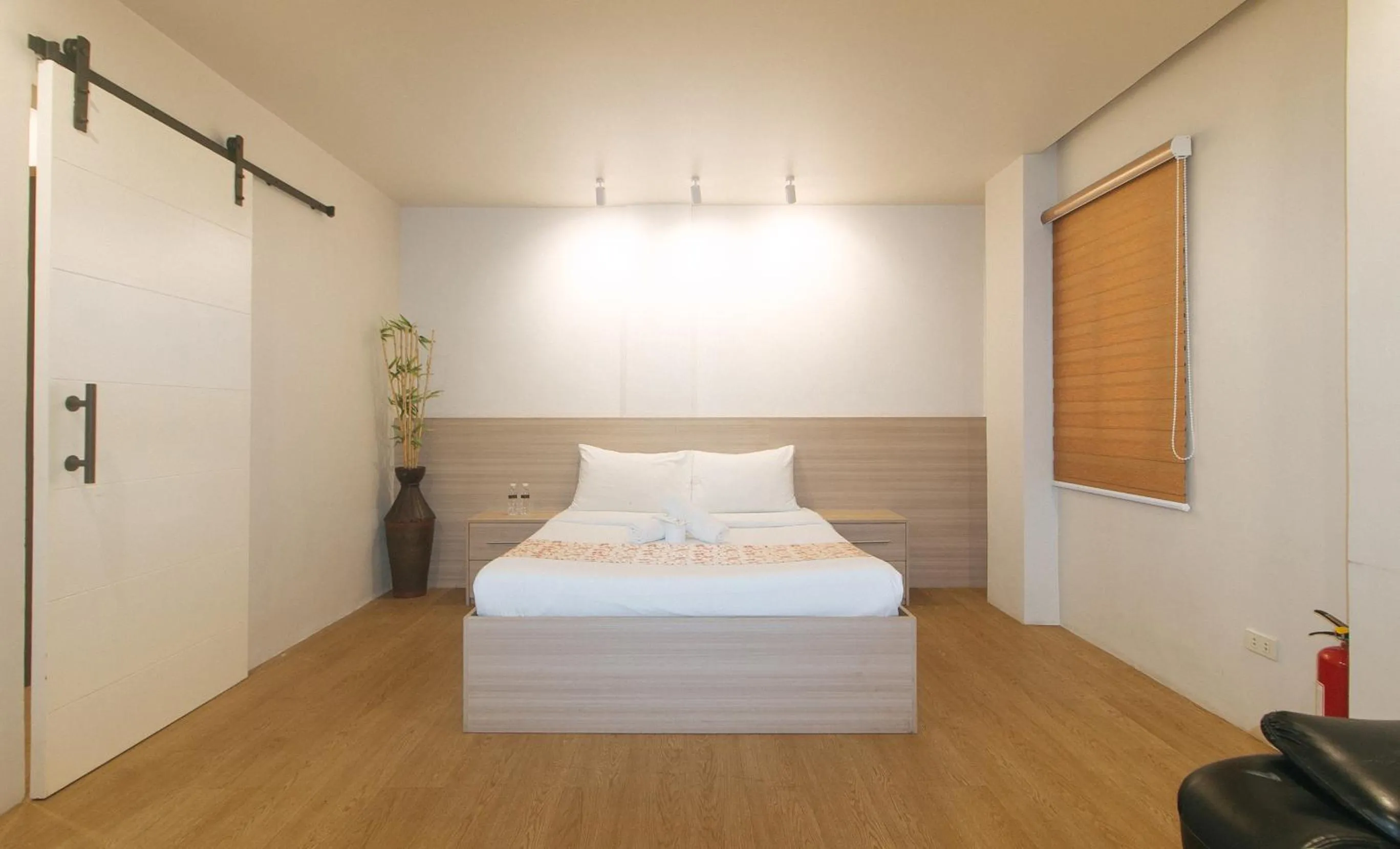 Bed in Elyseah Condotel by RedDoorz