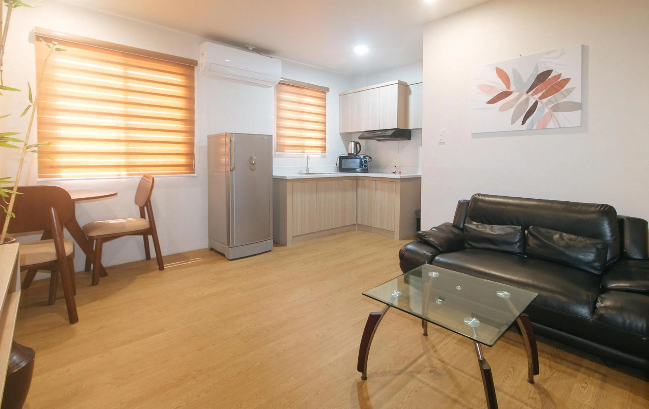 Kitchen or kitchenette in Elyseah Condotel by RedDoorz
