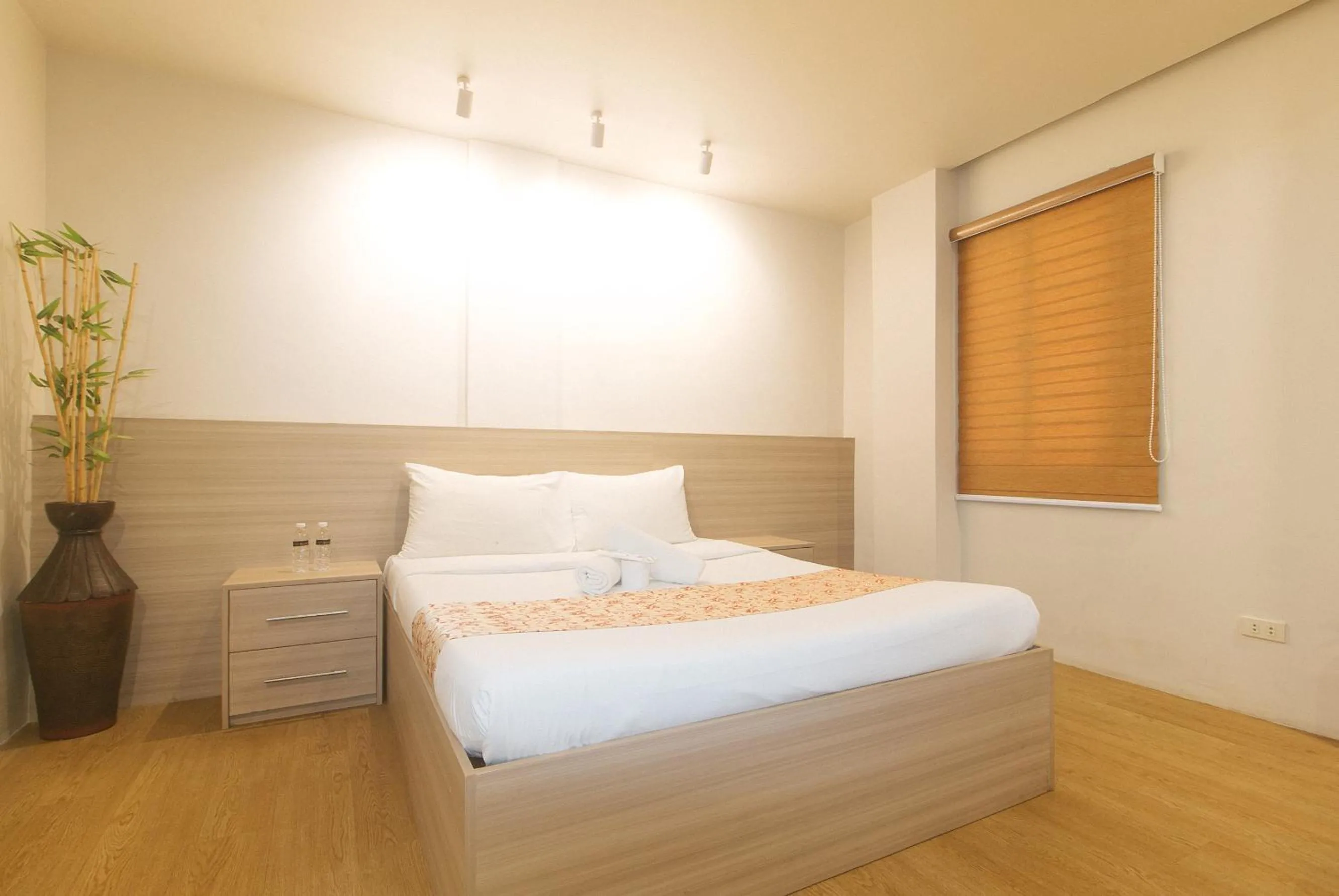 Bed in Elyseah Condotel by RedDoorz