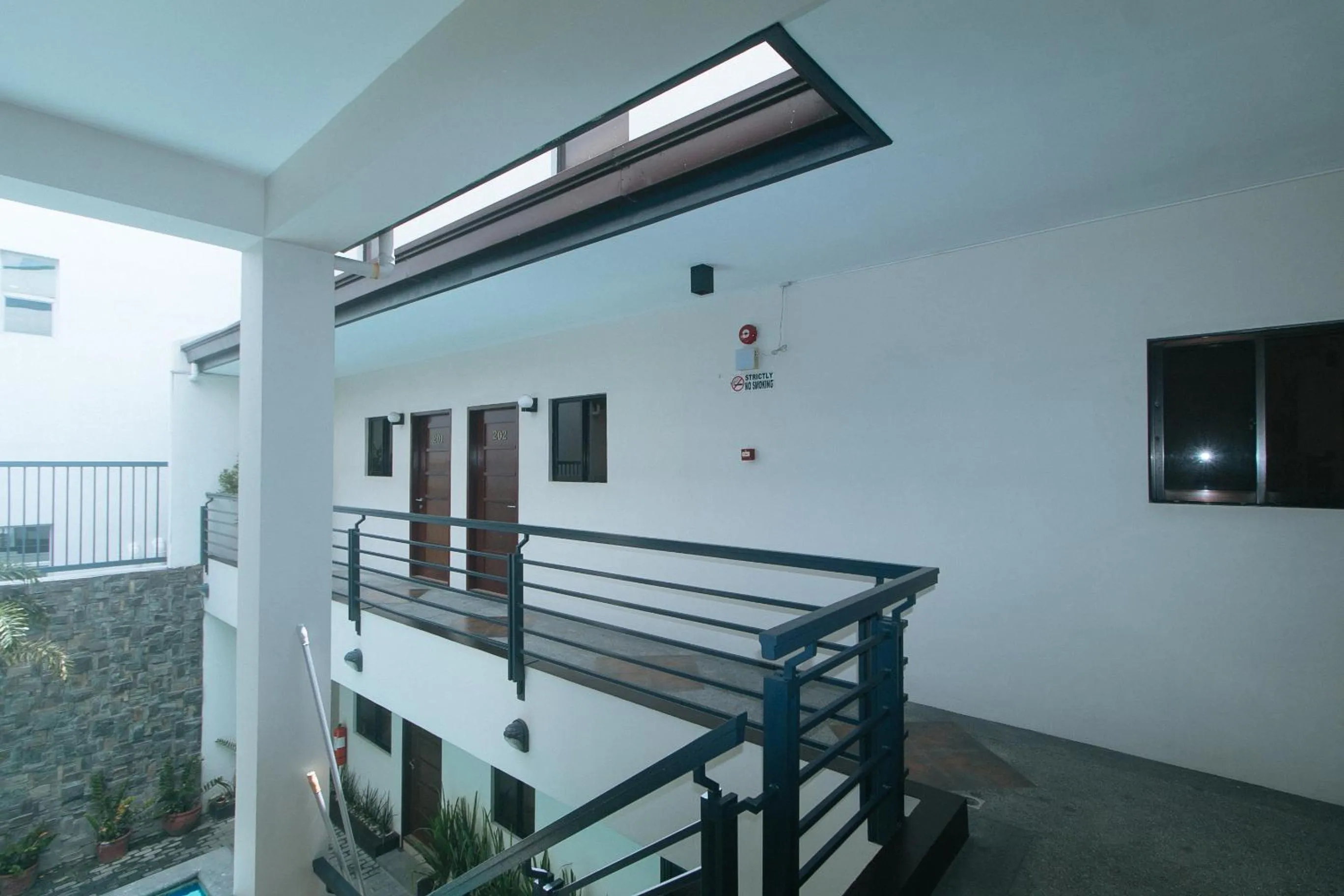 Balcony/Terrace in Elyseah Condotel by RedDoorz