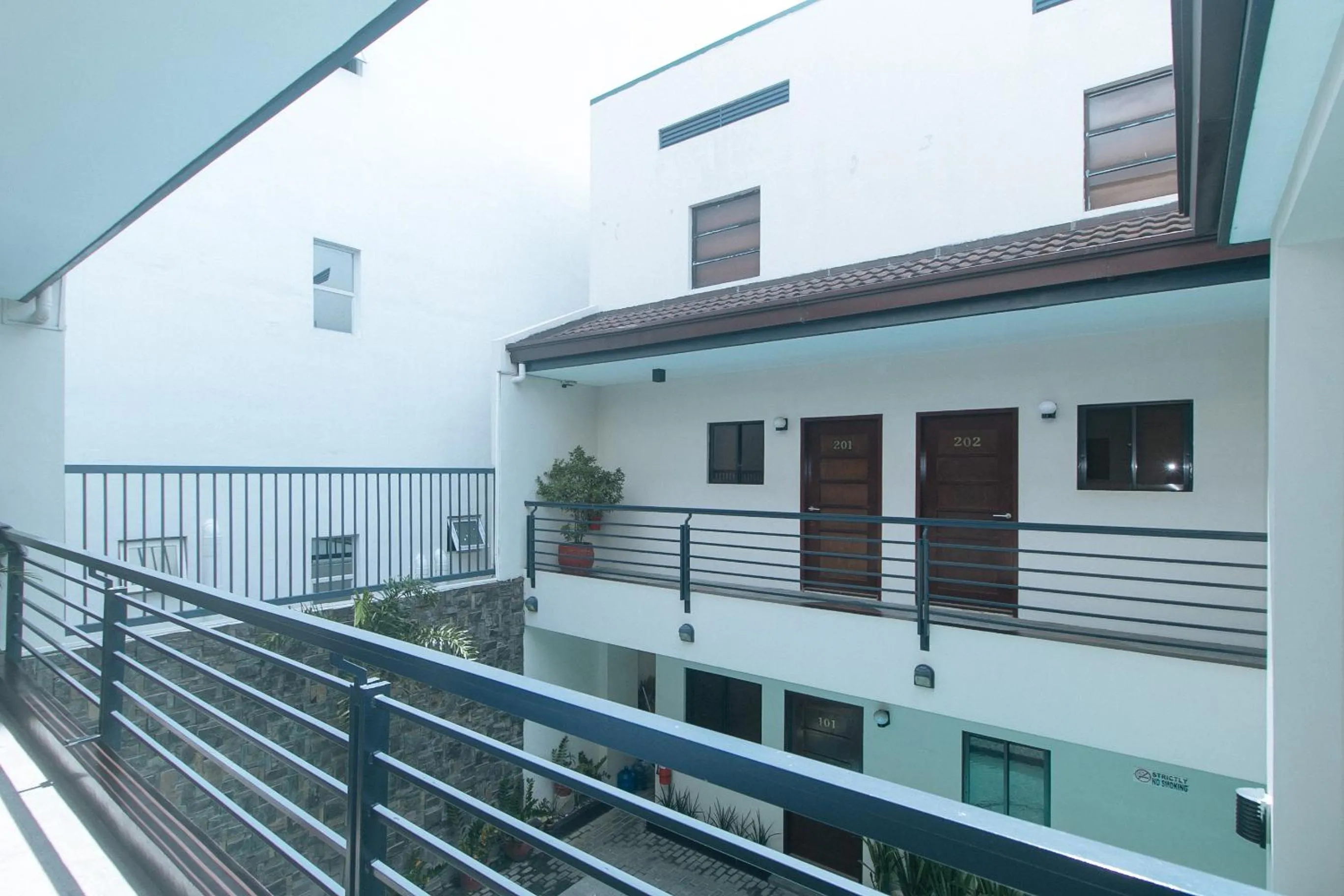 Balcony/Terrace in Elyseah Condotel by RedDoorz