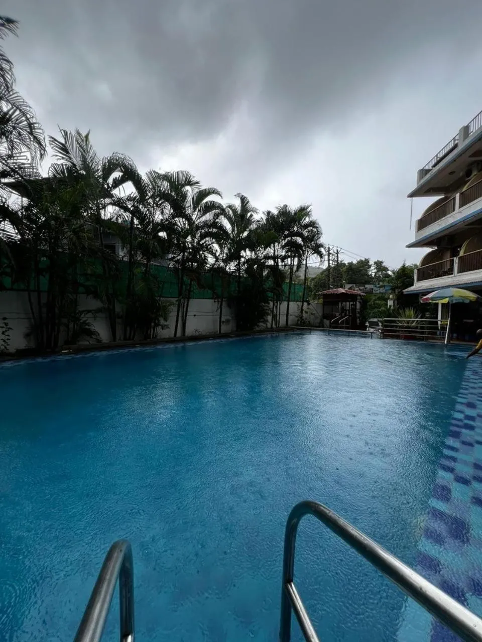 Swimming pool in Ashvem Beach inn