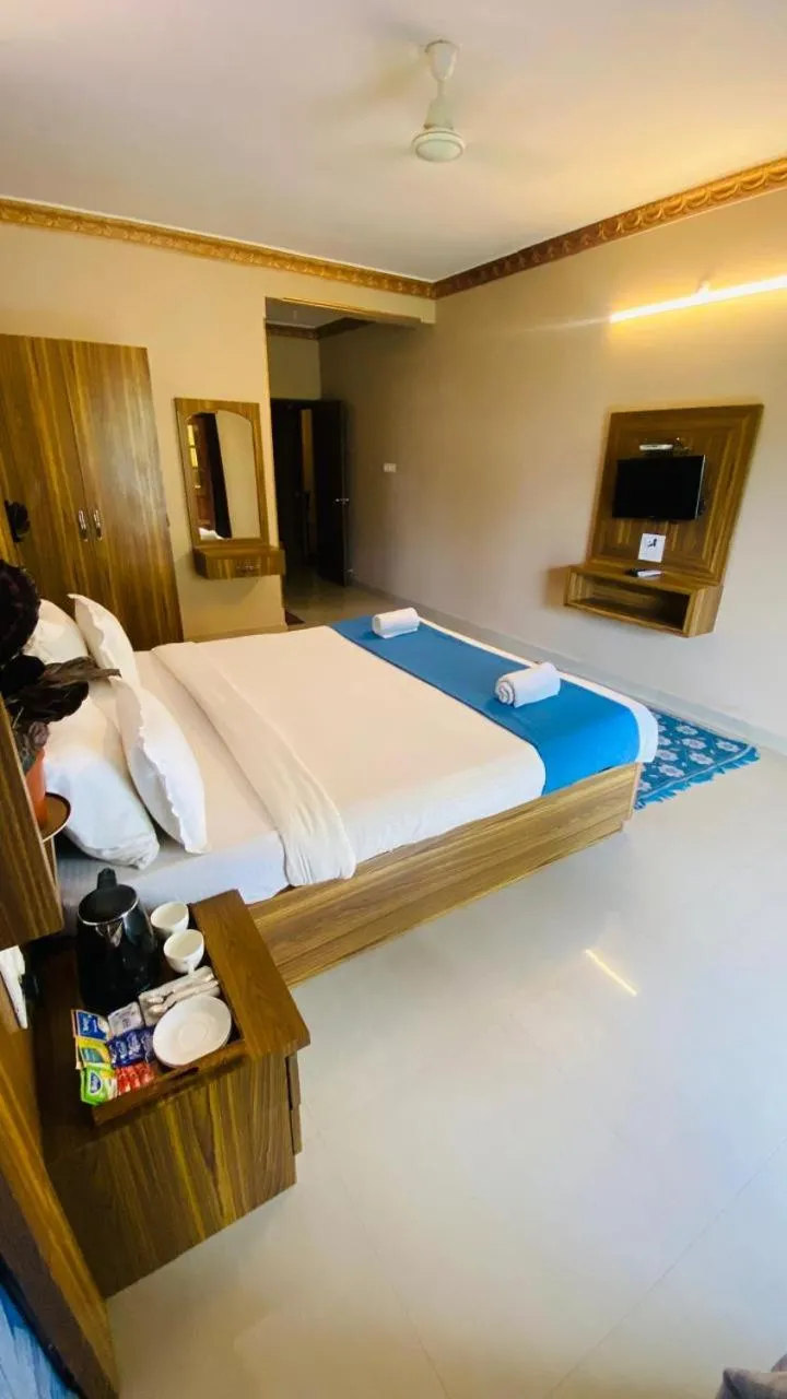 Bedroom, Bed in Ashvem Beach inn