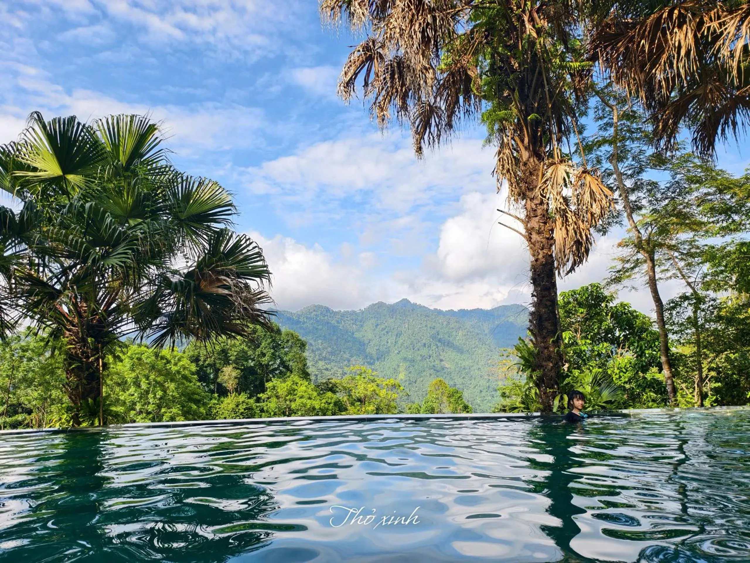 Swimming pool in Cọ Retreat Da Bac