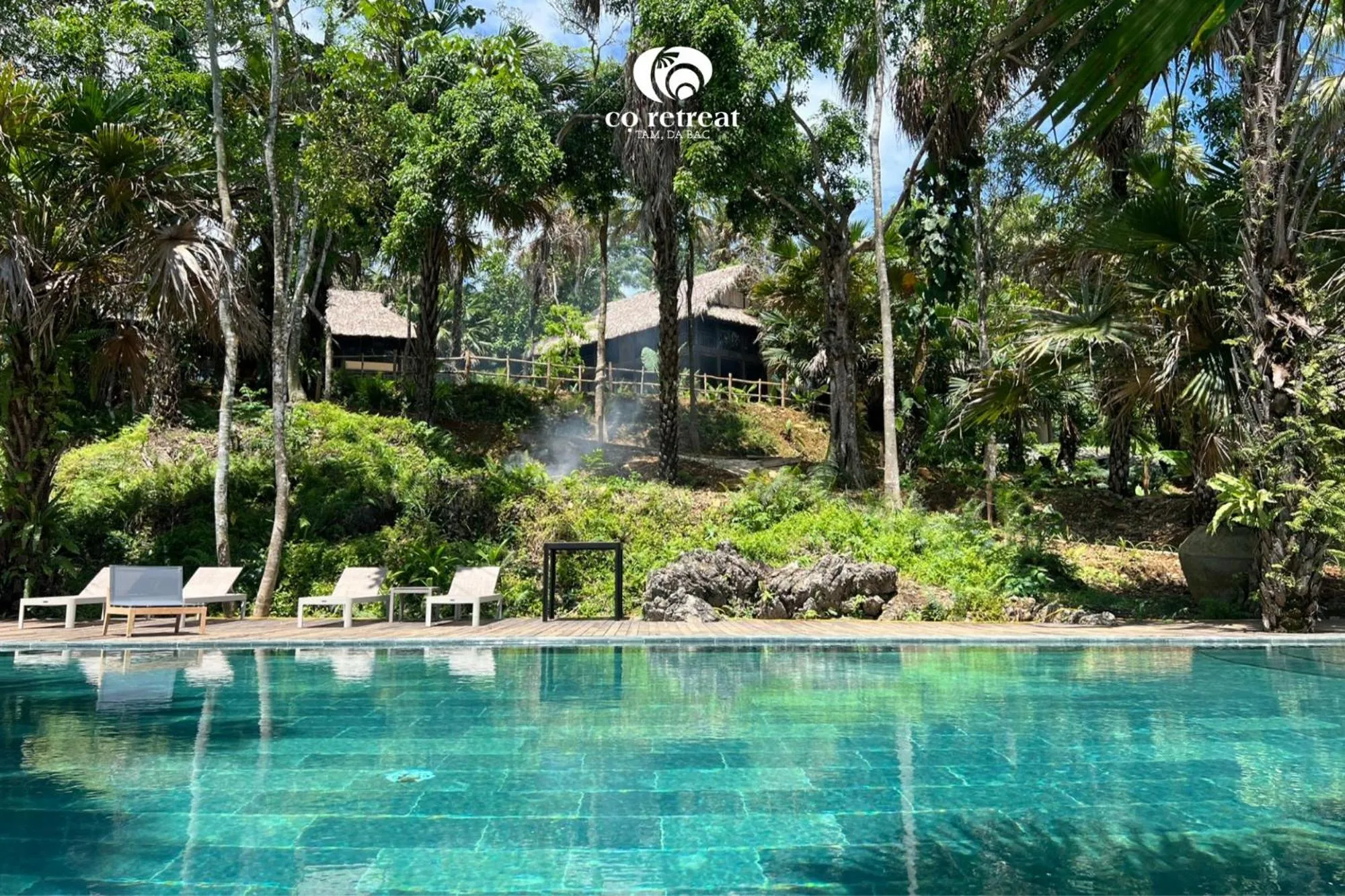 Swimming pool in Cọ Retreat Da Bac