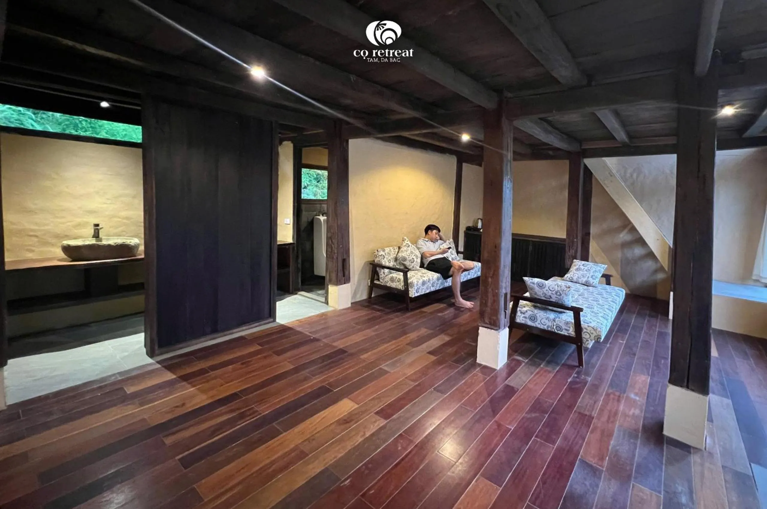 Shower in Cọ Retreat Da Bac