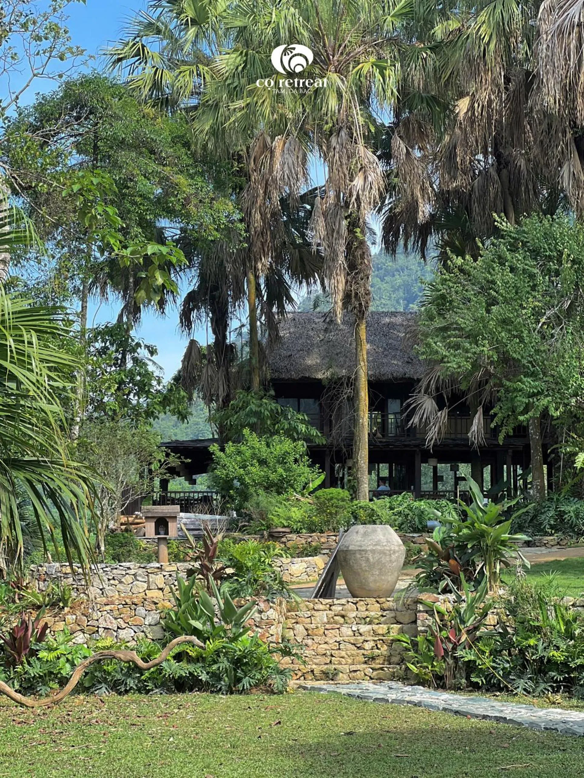 Property building in Cọ Retreat Da Bac