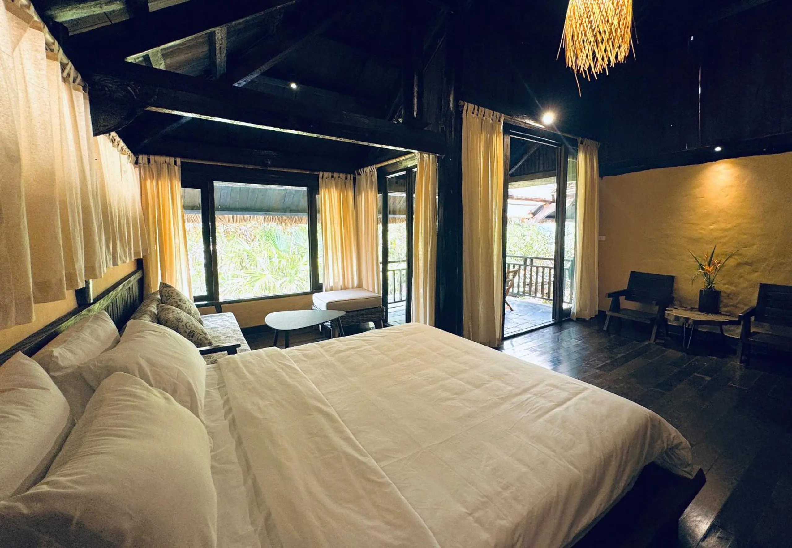 Bedroom, Bed in Cọ Retreat Da Bac