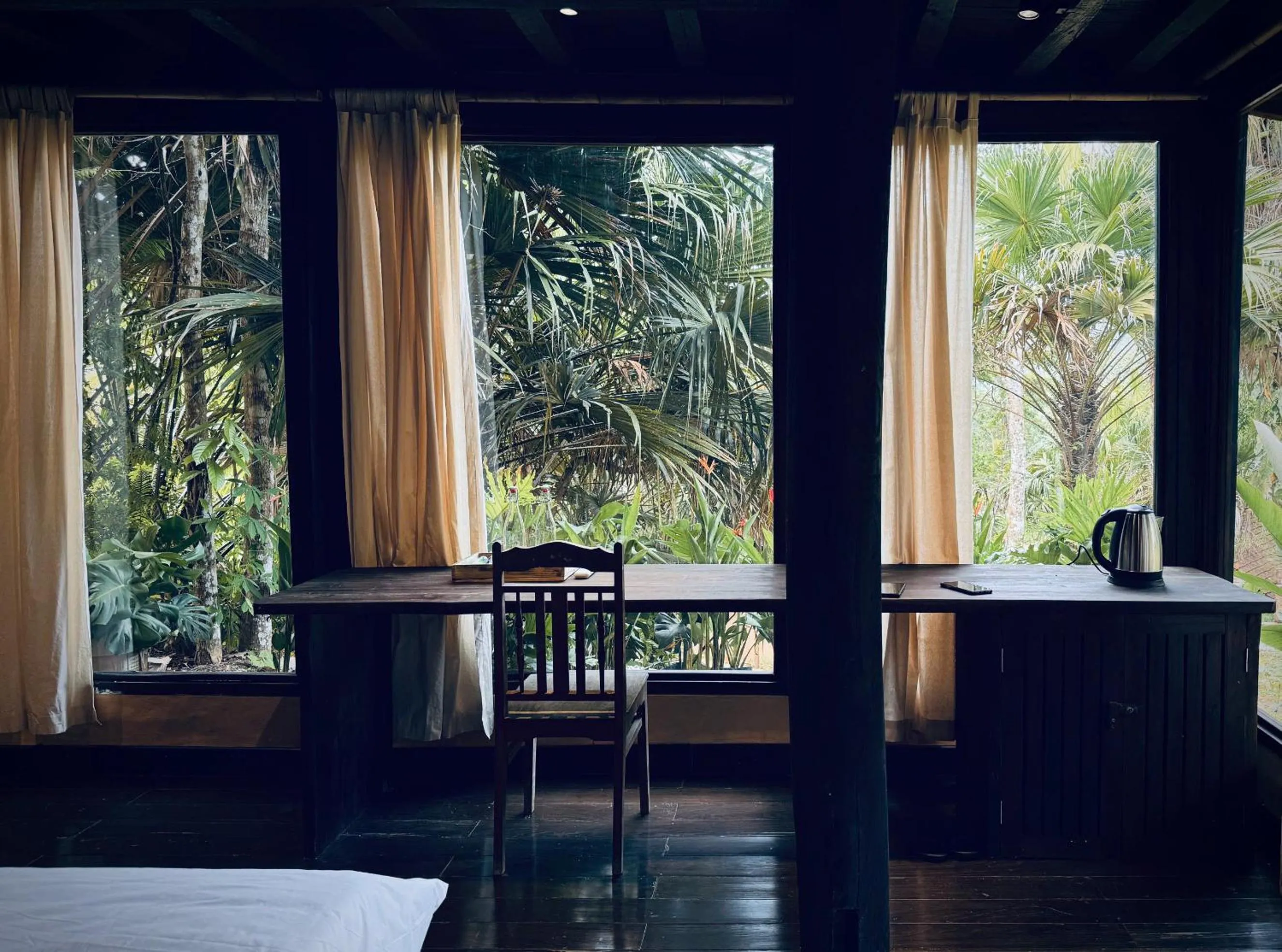Dining area in Cọ Retreat Da Bac