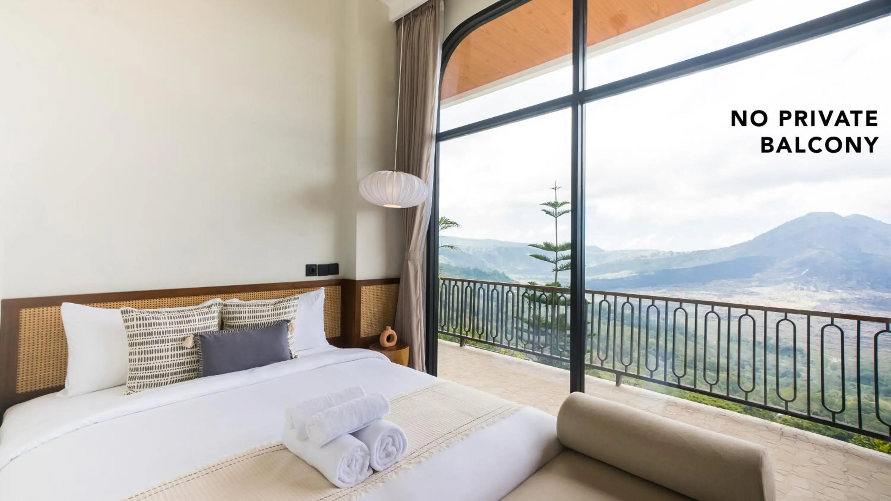 El Lago Hotel