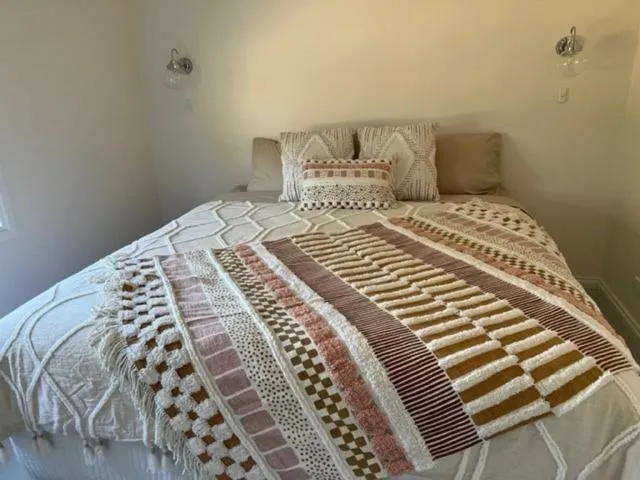 Bed in Glenaire Apartments at Frazer St