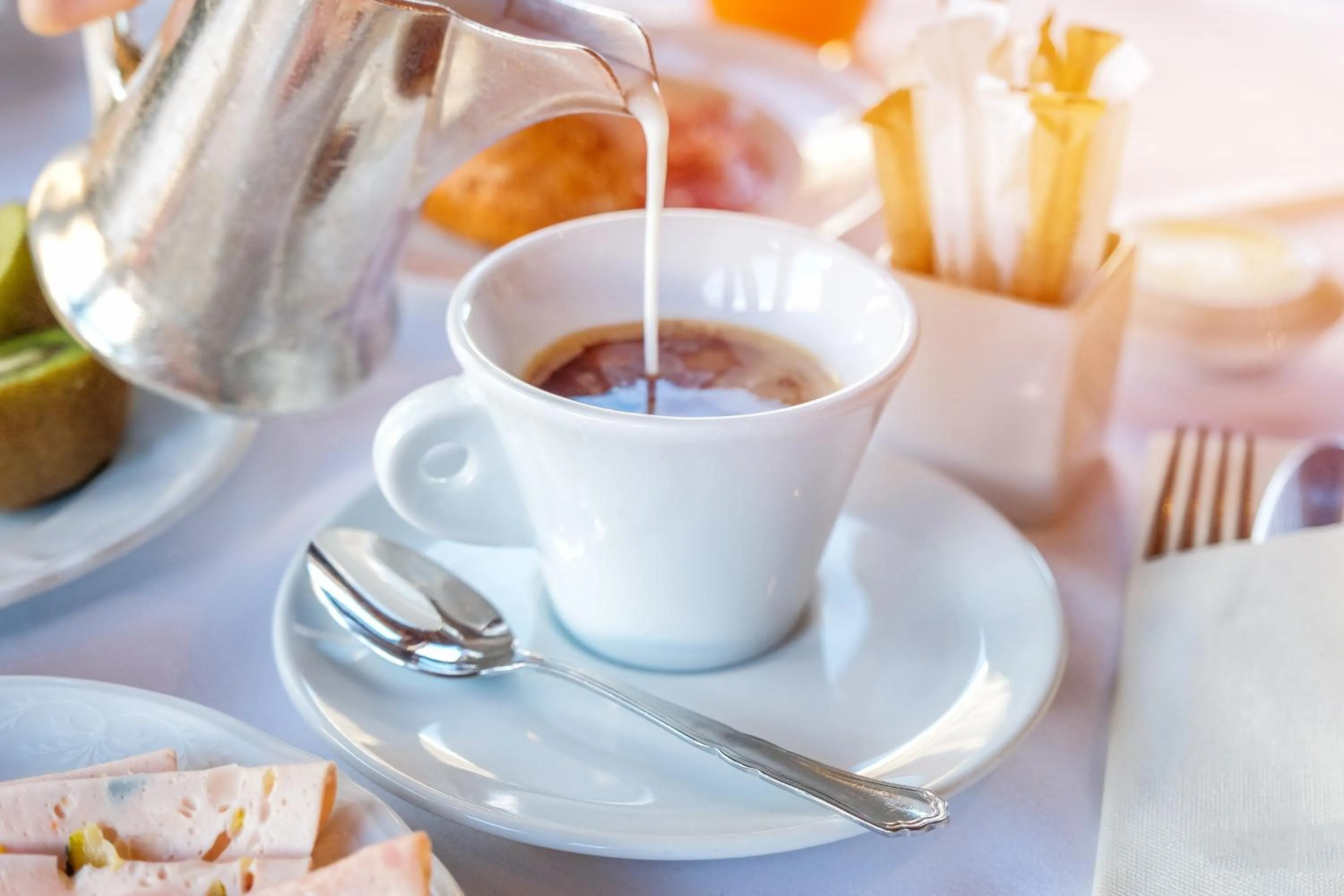 Coffee/tea facilities in Hotel Favori Nisantasi