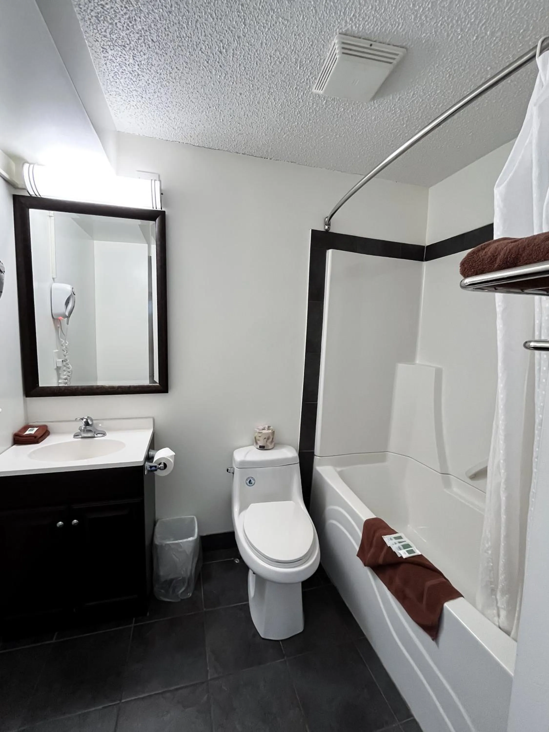 Restaurant/places to eat in Horizon Inn 2