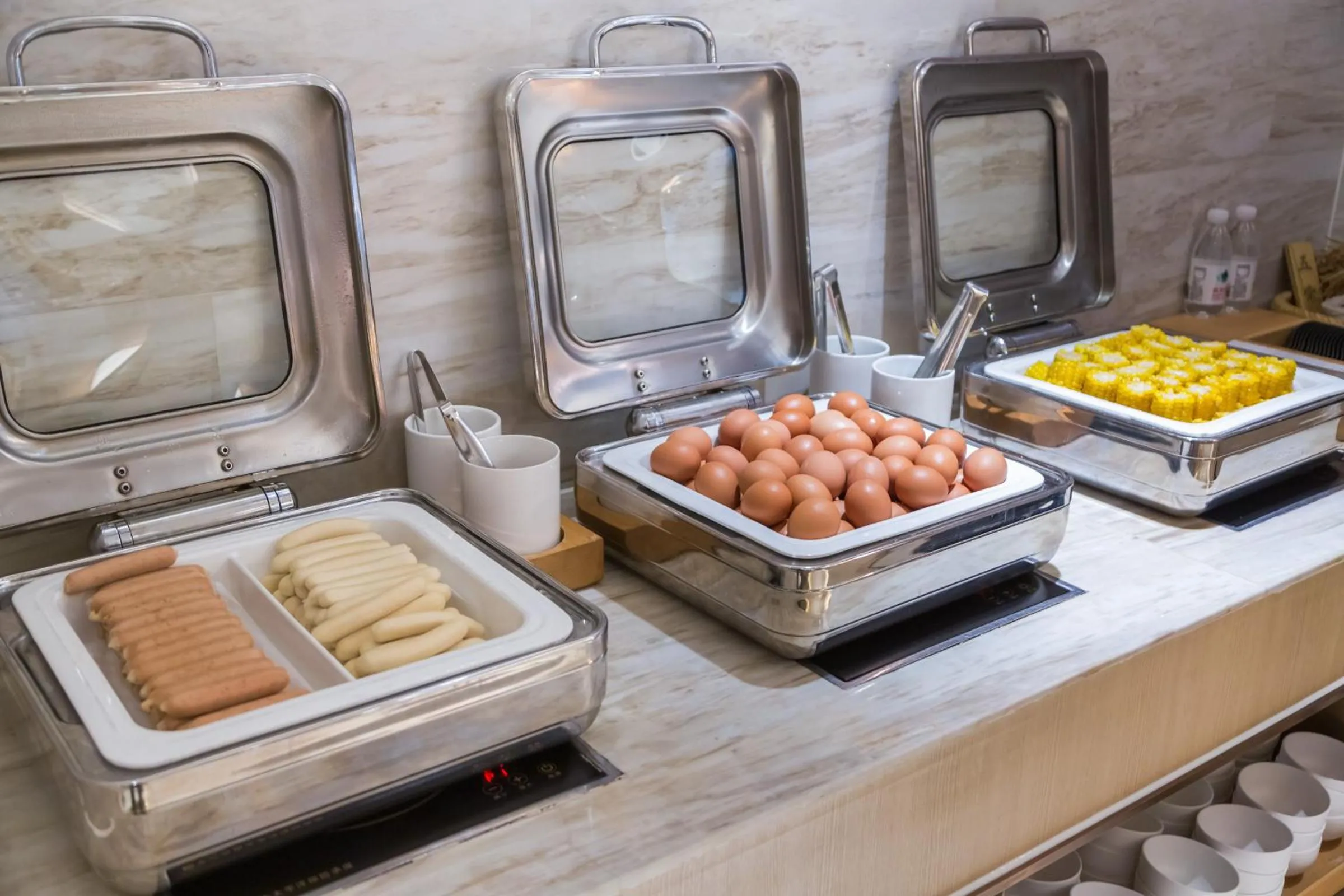 Restaurant/places to eat in JI Hotel Beijing Nanluoguxiang Andingmen Subway Station