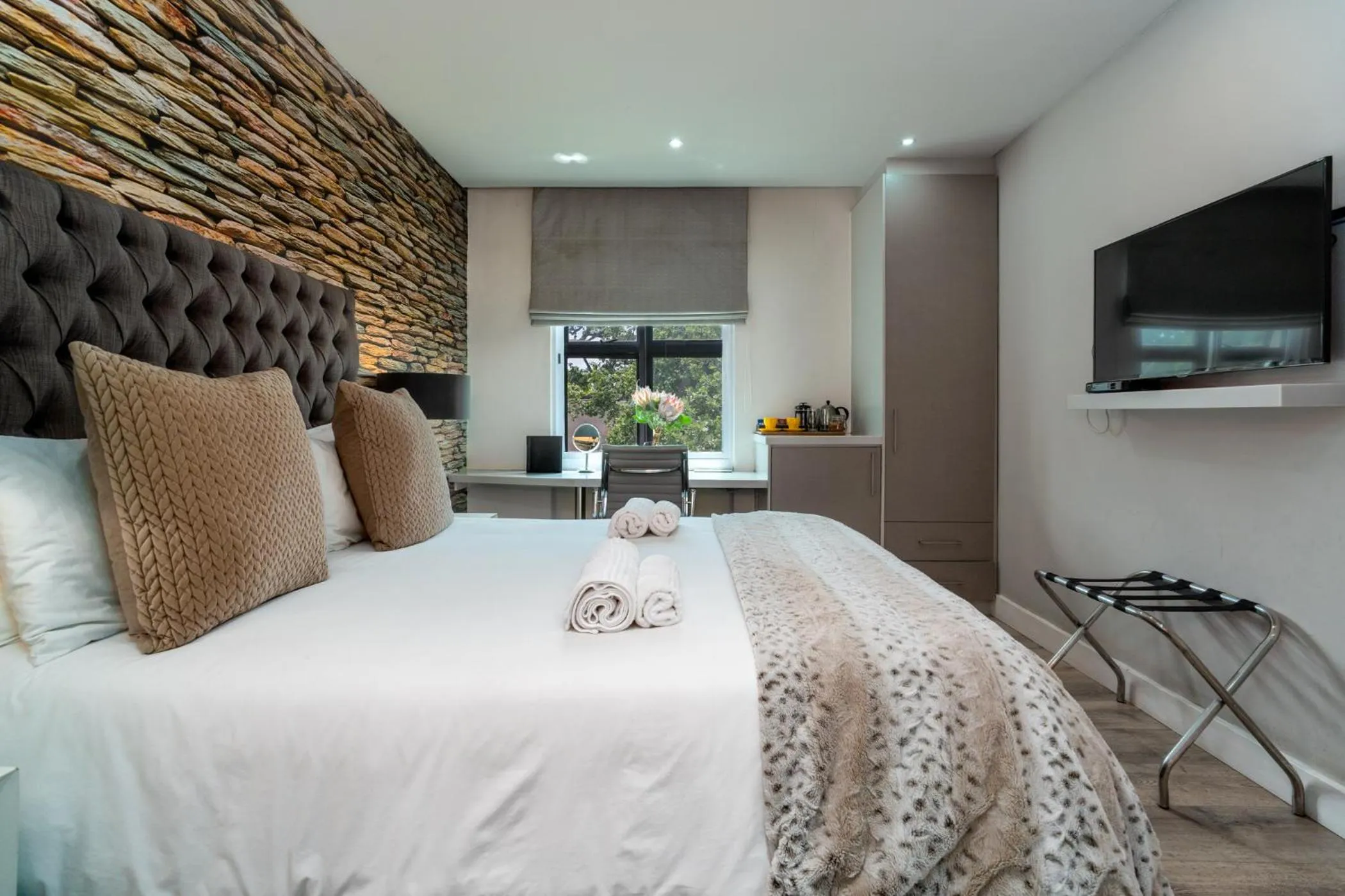 Bed in 107 Dorpstraat Boutique Hotel