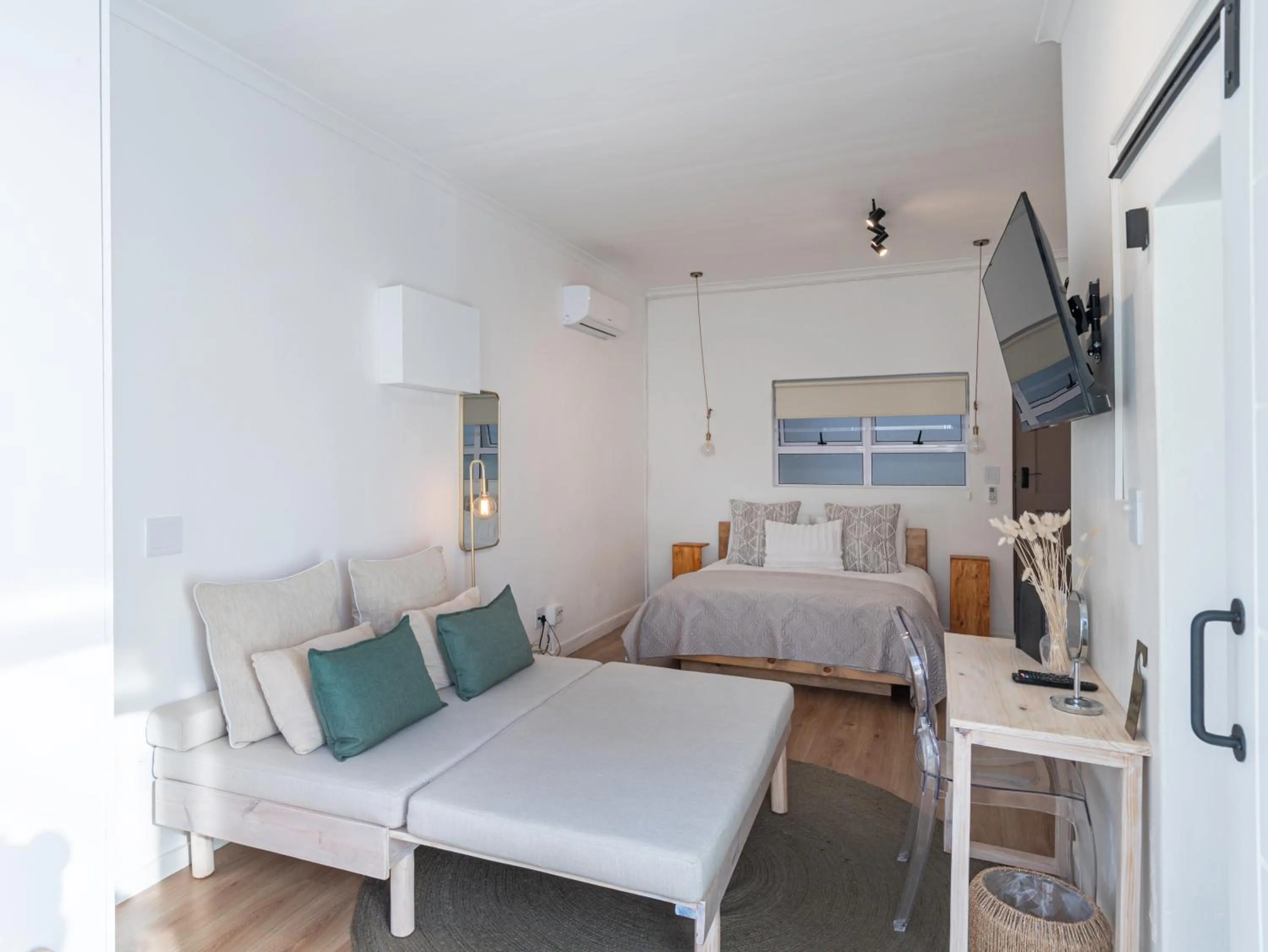 Bed in 107 Dorpstraat Boutique Hotel