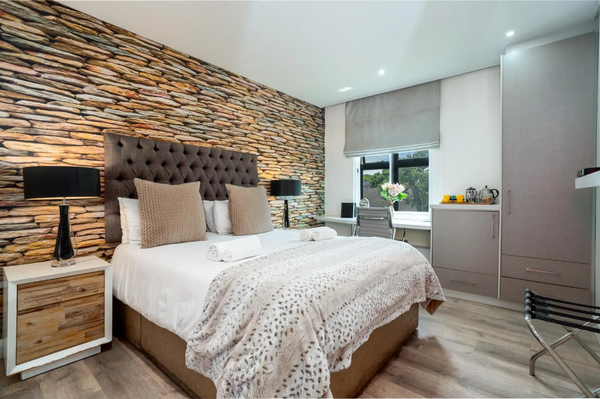 Bed in 107 Dorpstraat Boutique Hotel