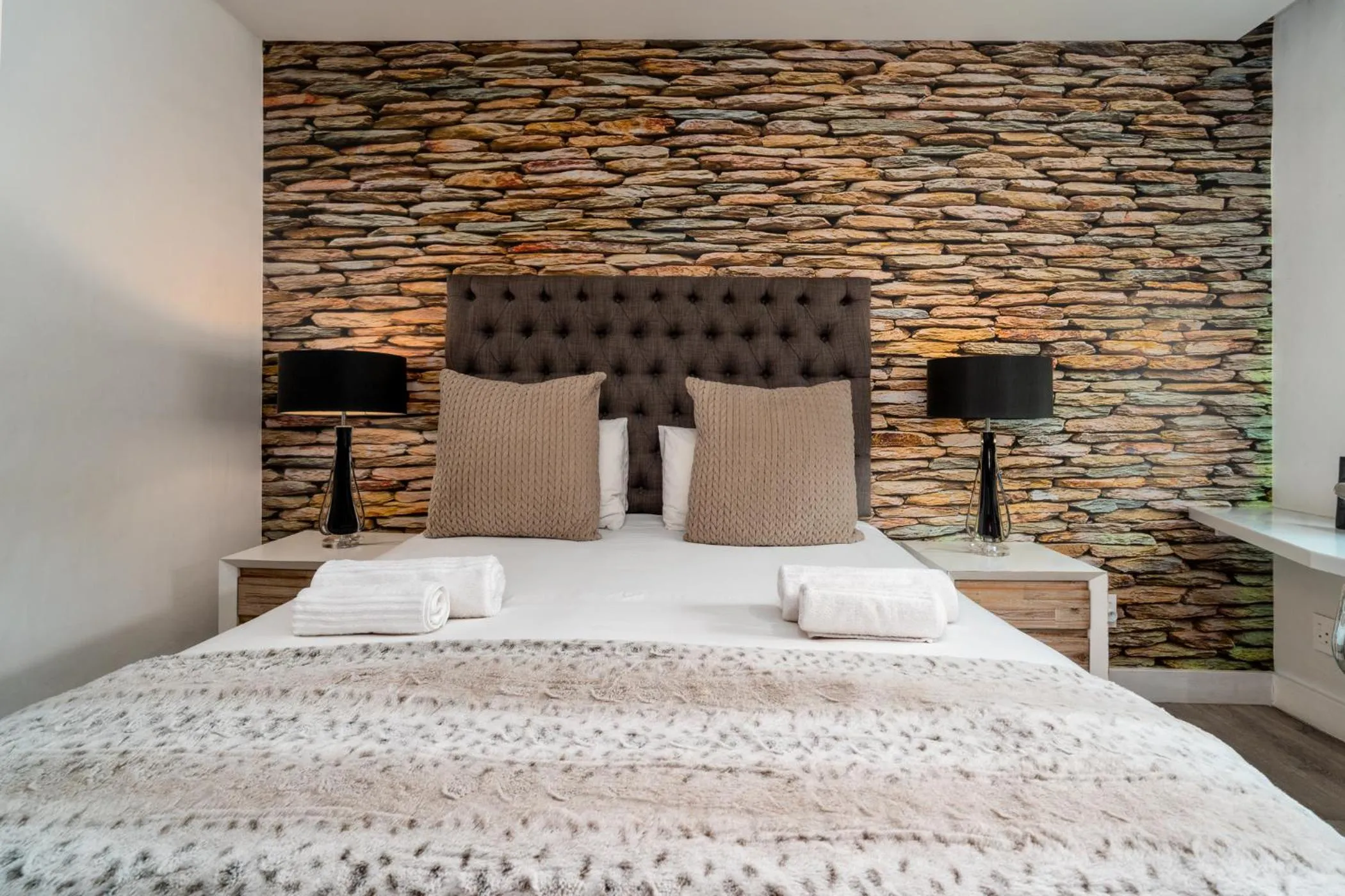 Bed in 107 Dorpstraat Boutique Hotel