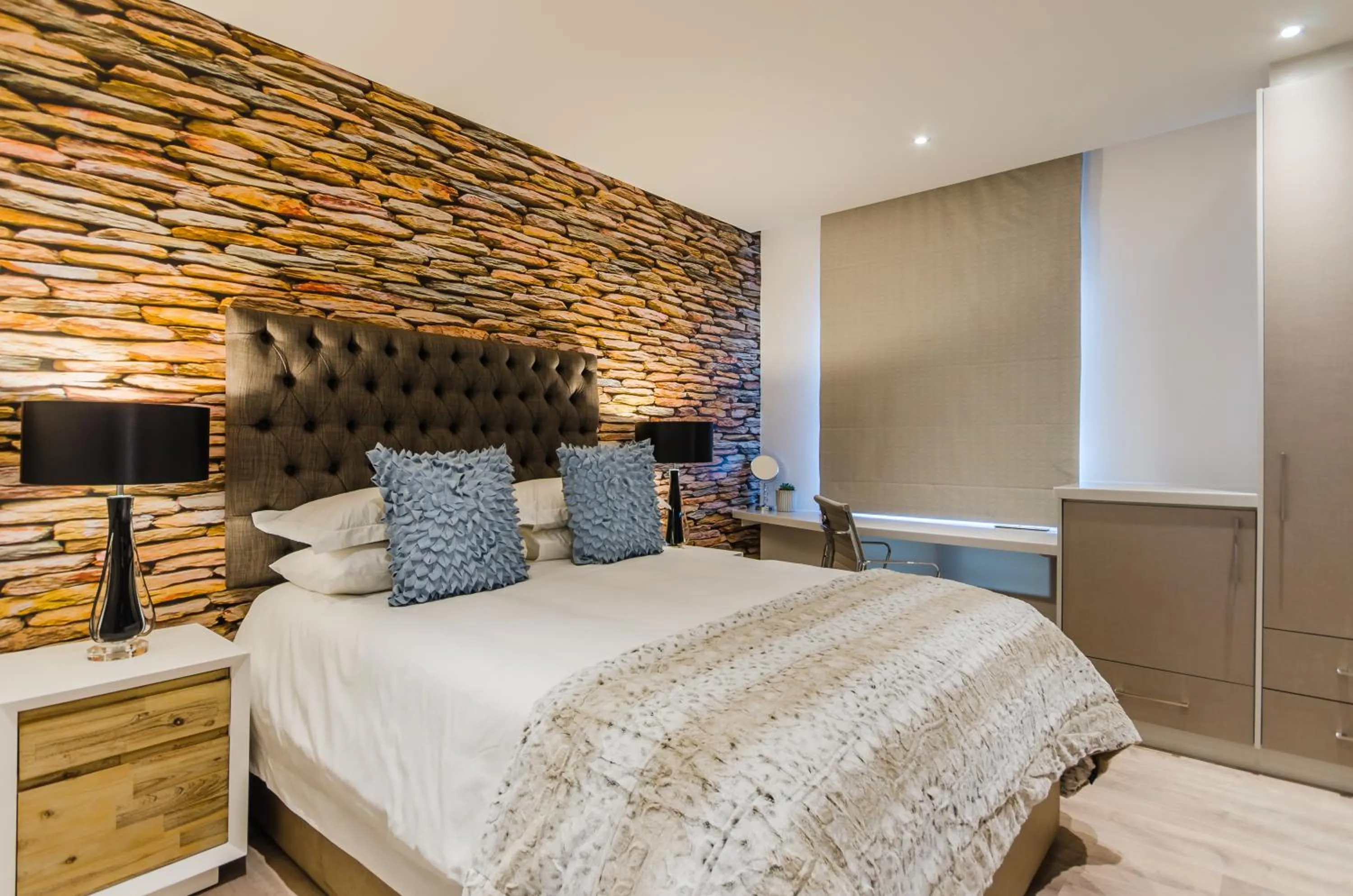 Decorative detail, Bed in 107 Dorpstraat Boutique Hotel