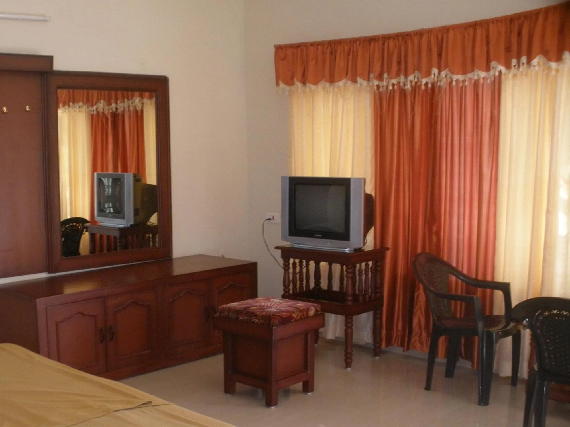 TV and multimedia in Jungle Palace Homestay