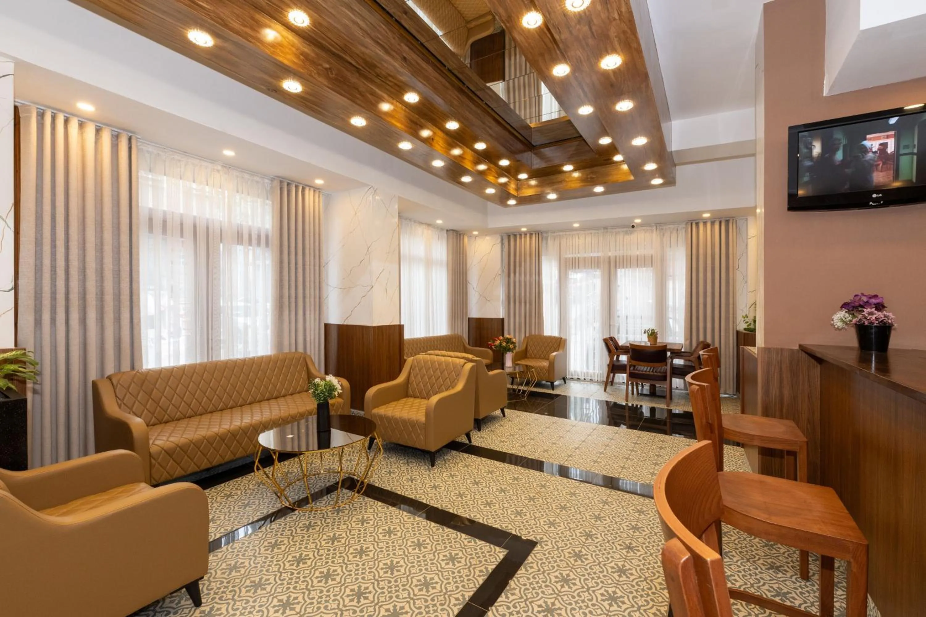 Lobby or reception in Mays Otel
