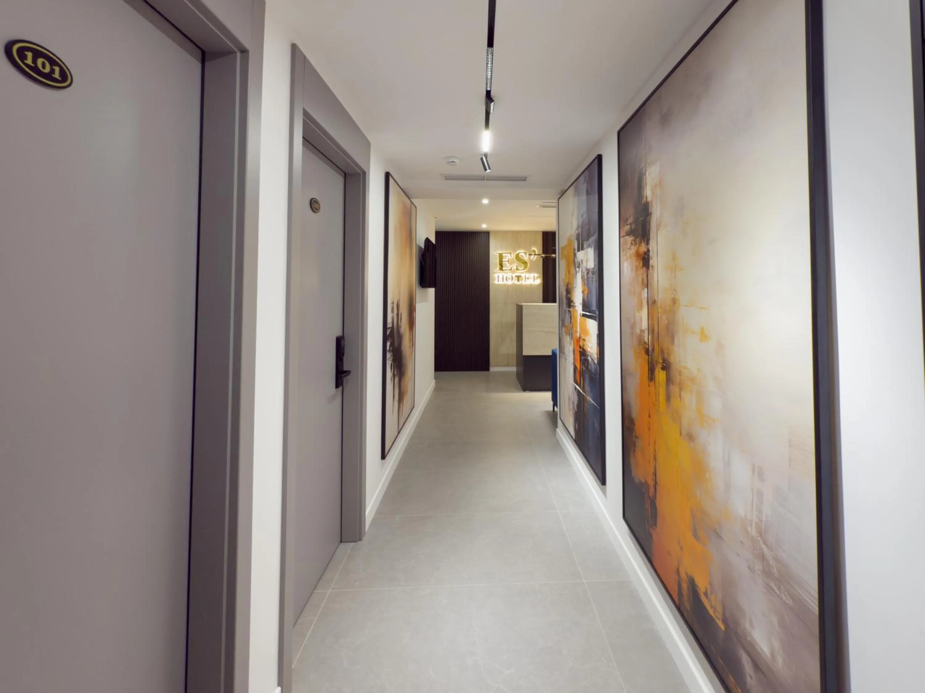 ES Hotel