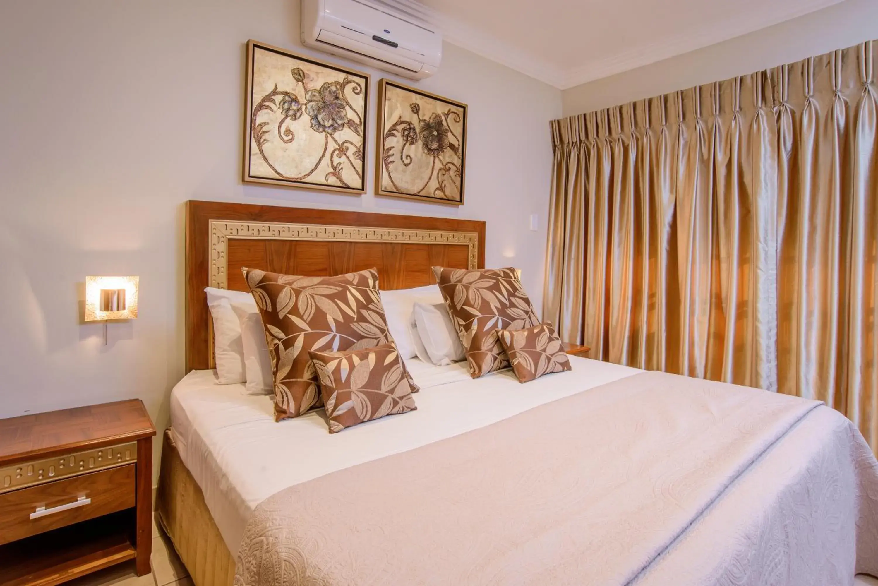 Deluxe Family Suite in The Cycad Lodge & Chalets Deluxe Family Suite in The Cycad Lodge & Chalets