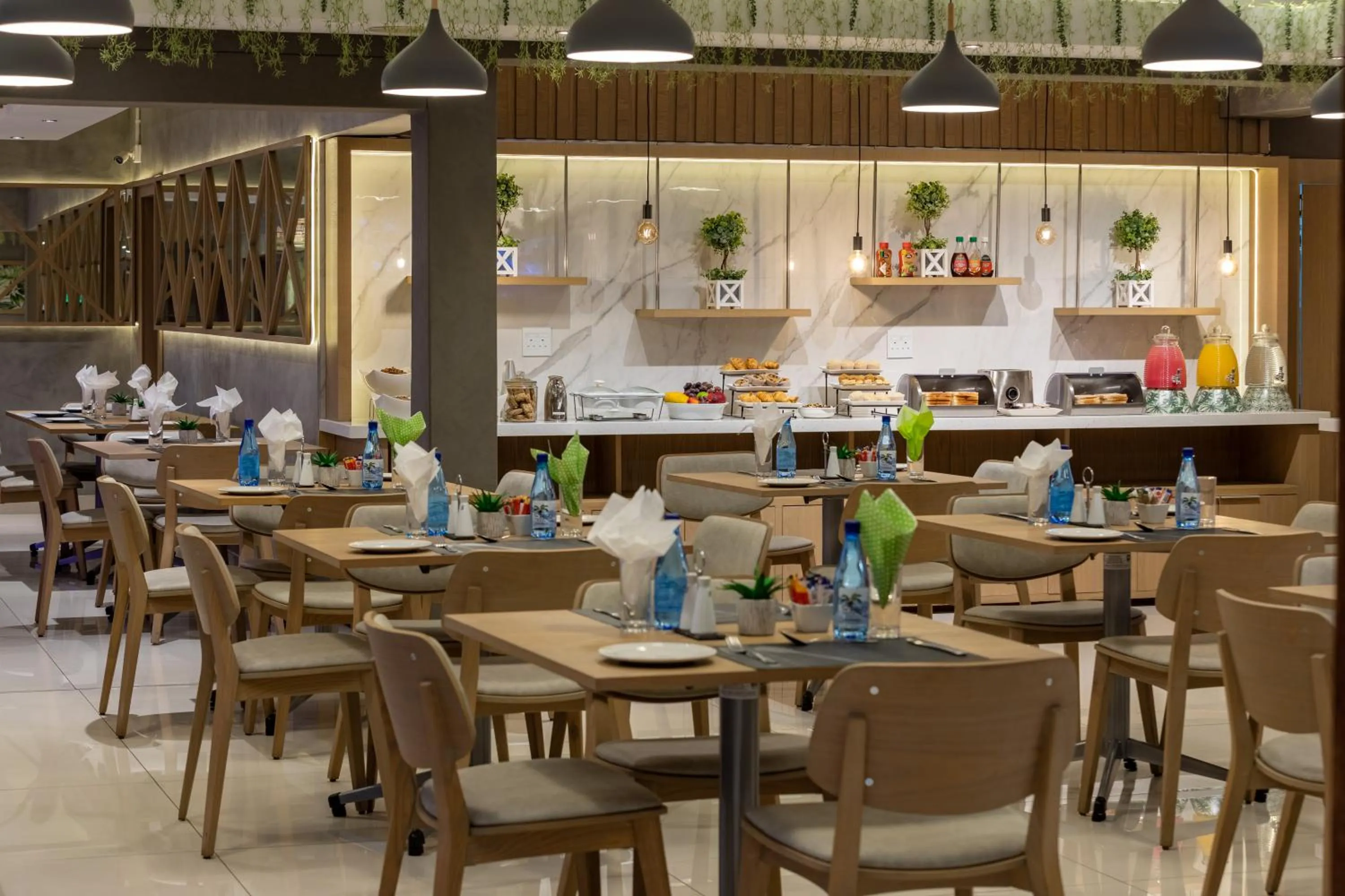 Restaurant/places to eat in The Cycad Lodge & Chalets